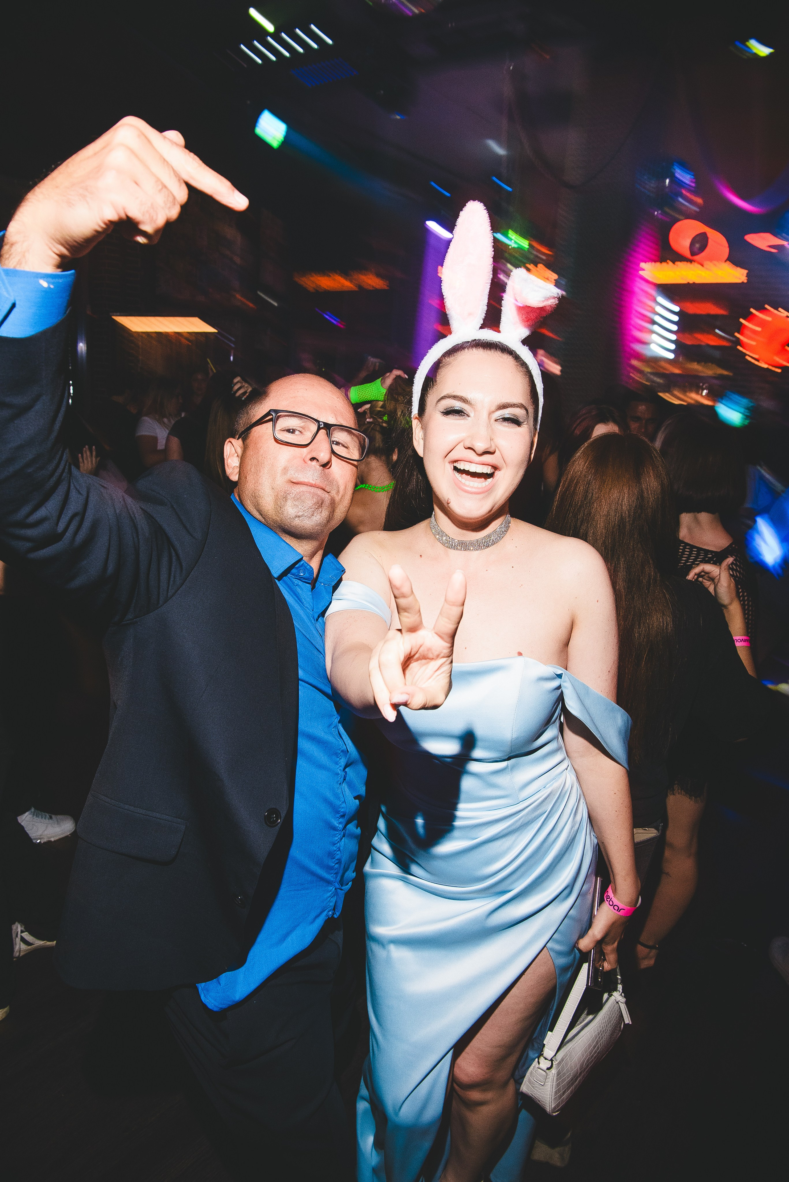 Фотоотчёты о вечеринках для НеБар Волгоград. Или стиль «пьяный фотограф». Фотограф в Волгограде и Волжском Александр Горбань