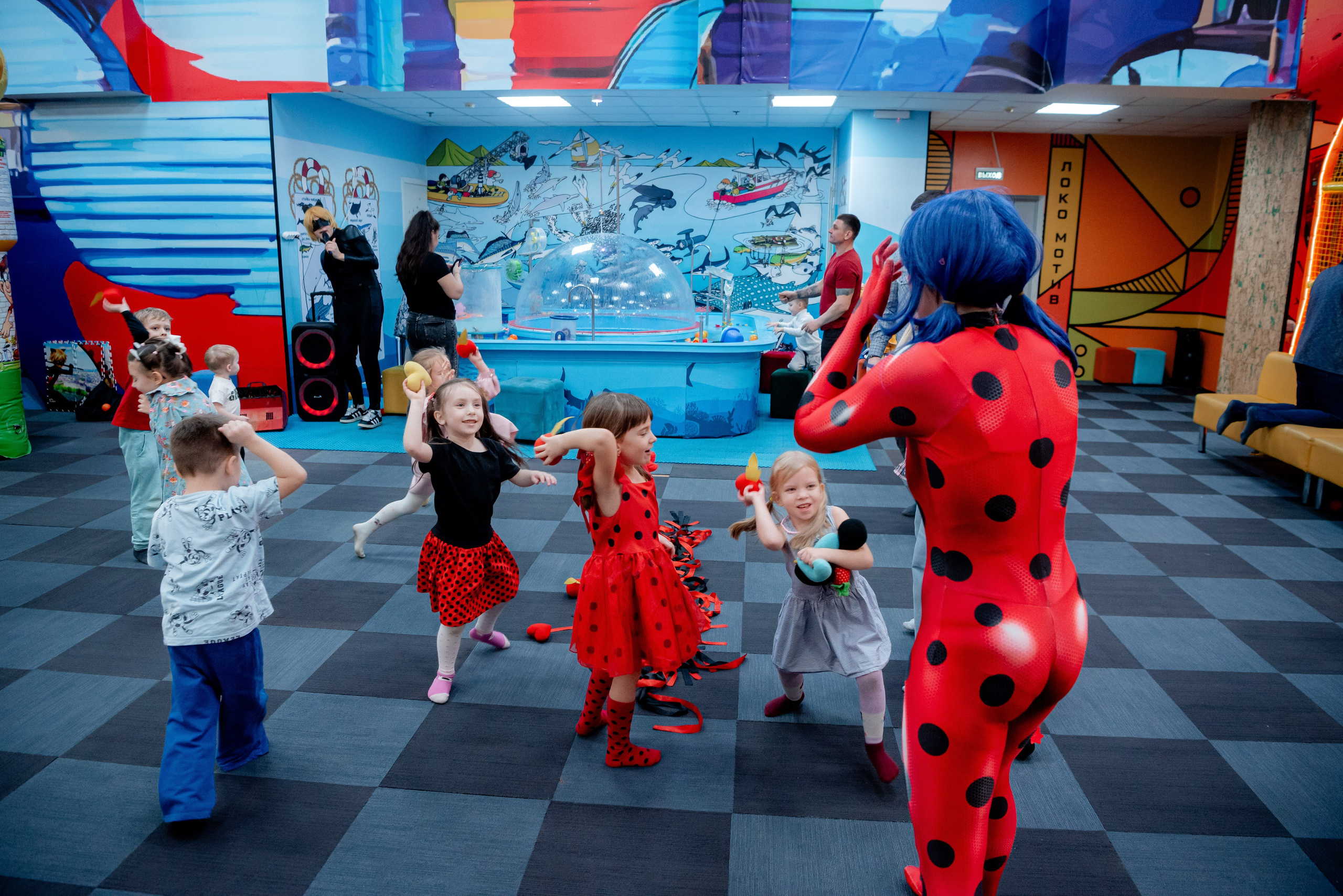 ДР в Локо Мотив Аниматоры Леди Баг. Фотограф в Волгограде и Волжском Александр Горбань