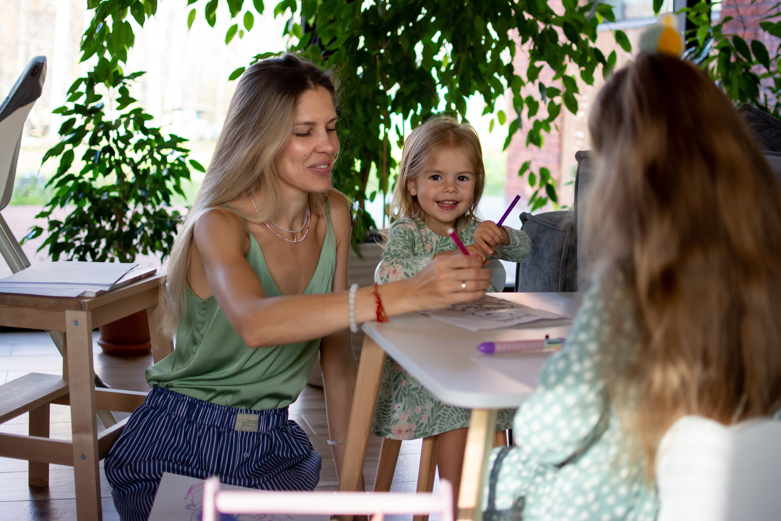 Арина, Виталий, Алёна и Серафима. Фотограф в Новосибирске Валерия Степаненко