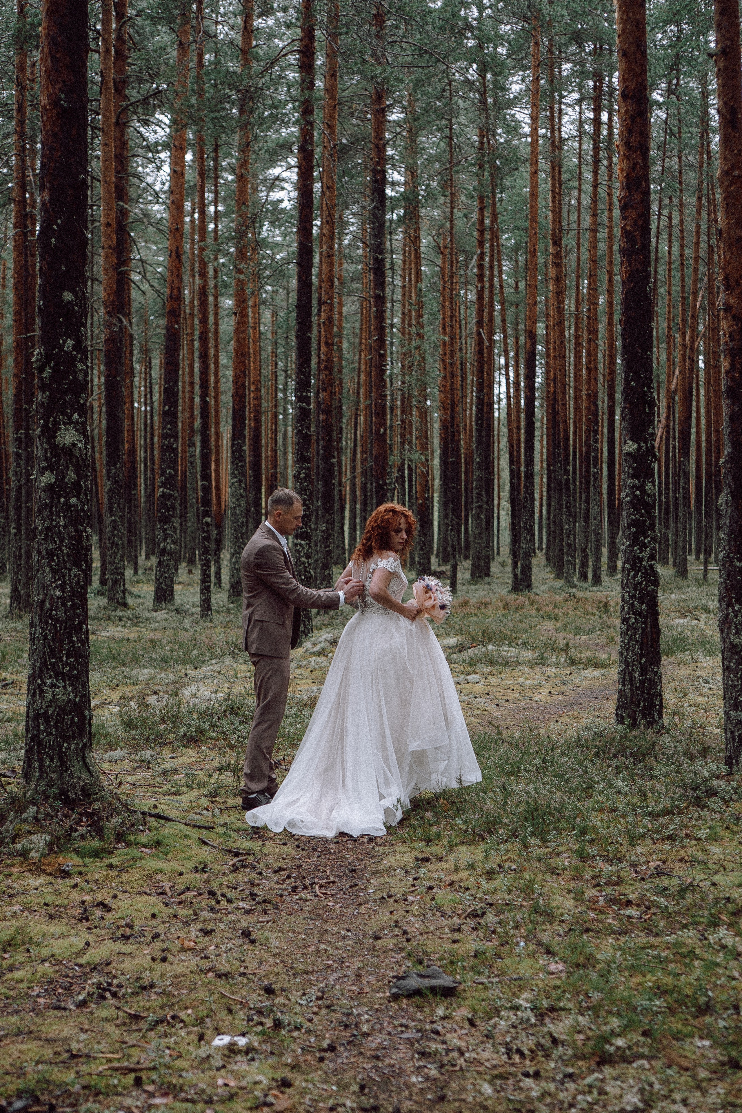 СВАДЕБНАЯ ФОТОСЕССИИЯ ПАРЫ В ГОРОДЕ ПРИОЗЕРСК В СОСНОВОМ ЛЕСУ И С ПИКАПОМ. Профессиональный фотограф, Санкт-Петербург — Виктория Богомолова