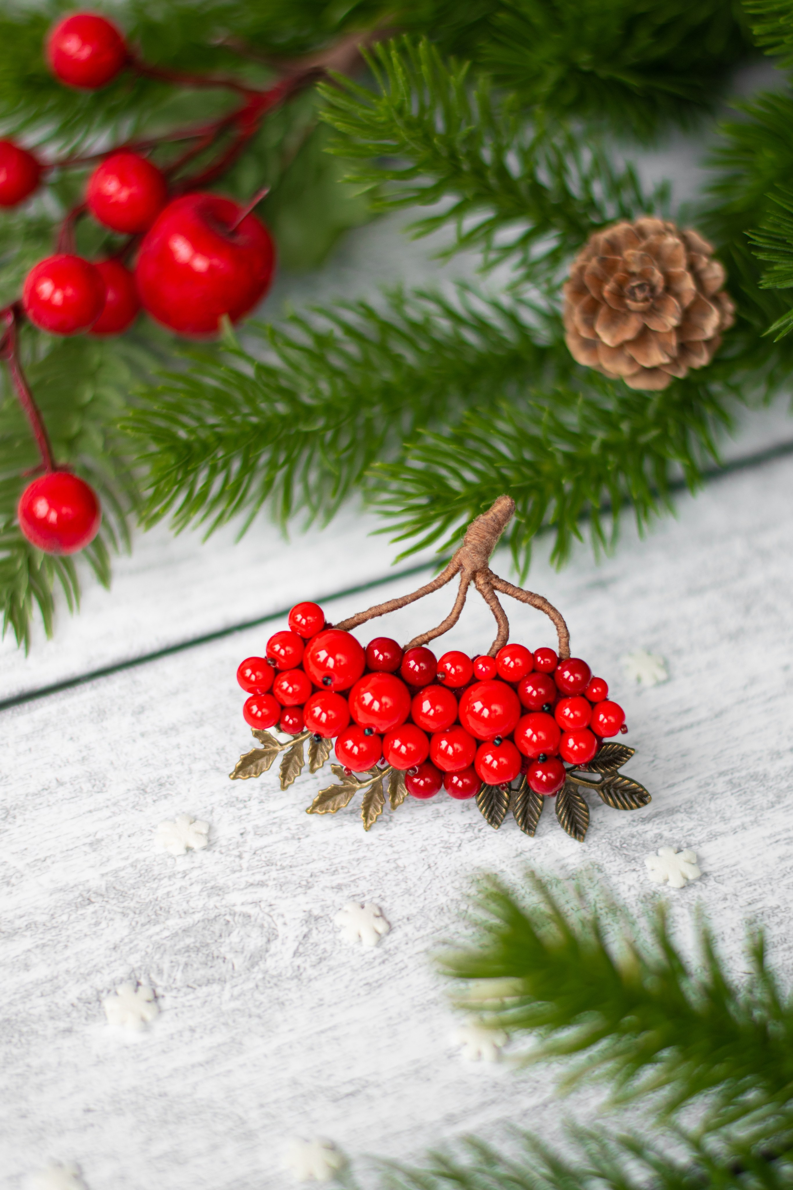 Броши ручной работы «Рябина». Фотограф Санкт-Петербург | Дарья Першина