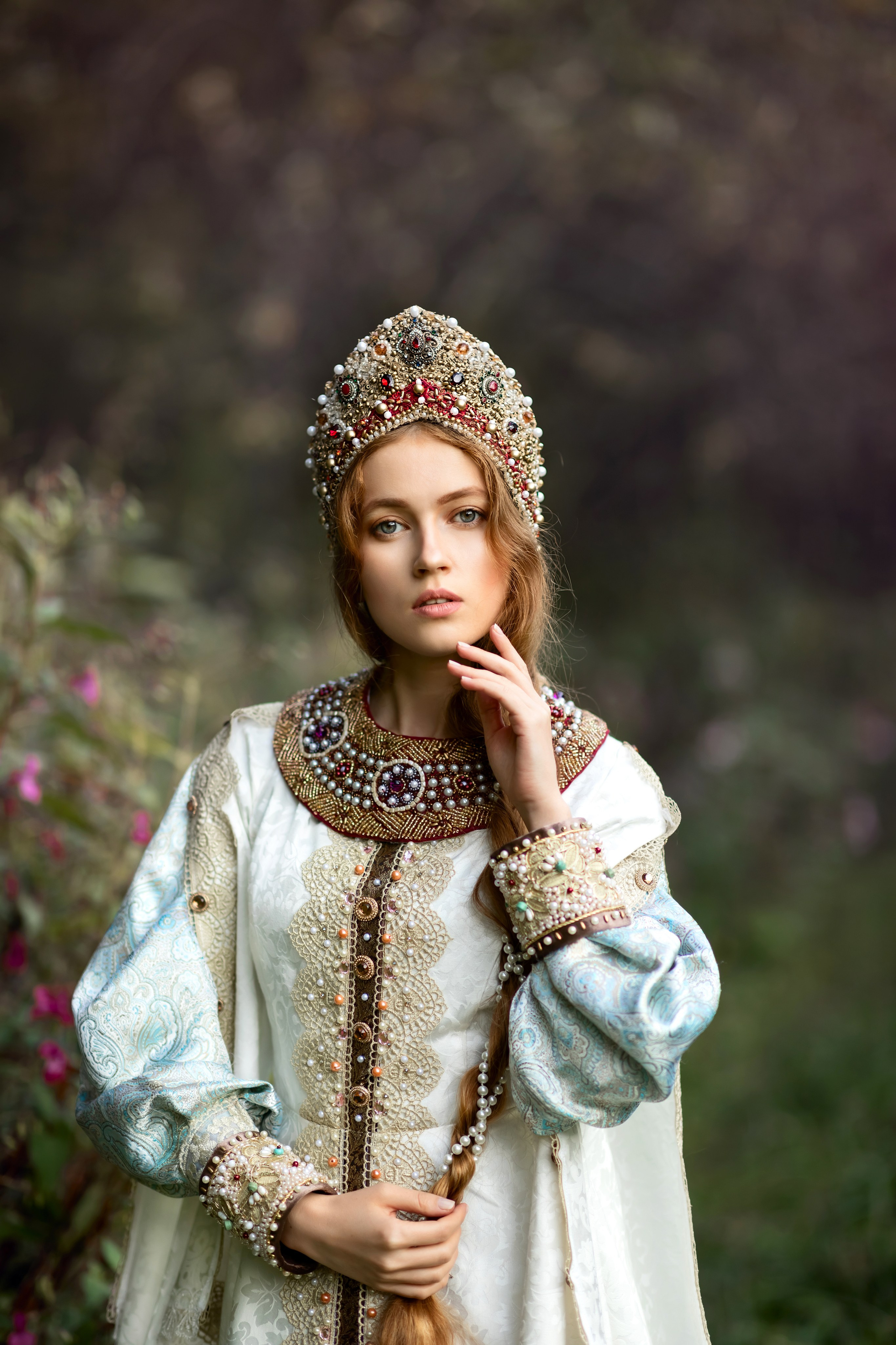 A3. Дизайнер костюмов и украшений, фотограф