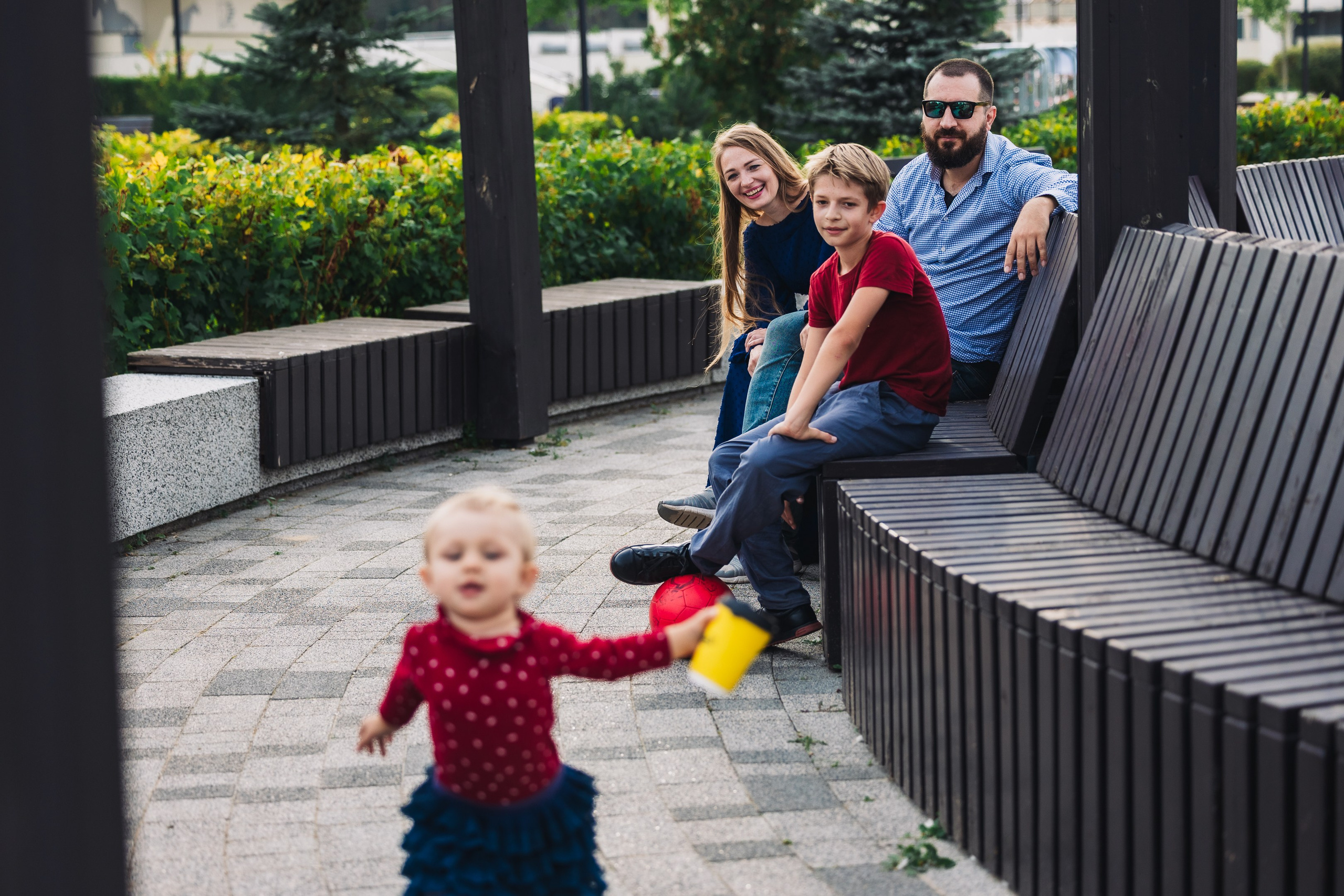 Вечерняя семейная фотосессия в парке. Свадебный и семейный фотограф в Москве Красинская Мария