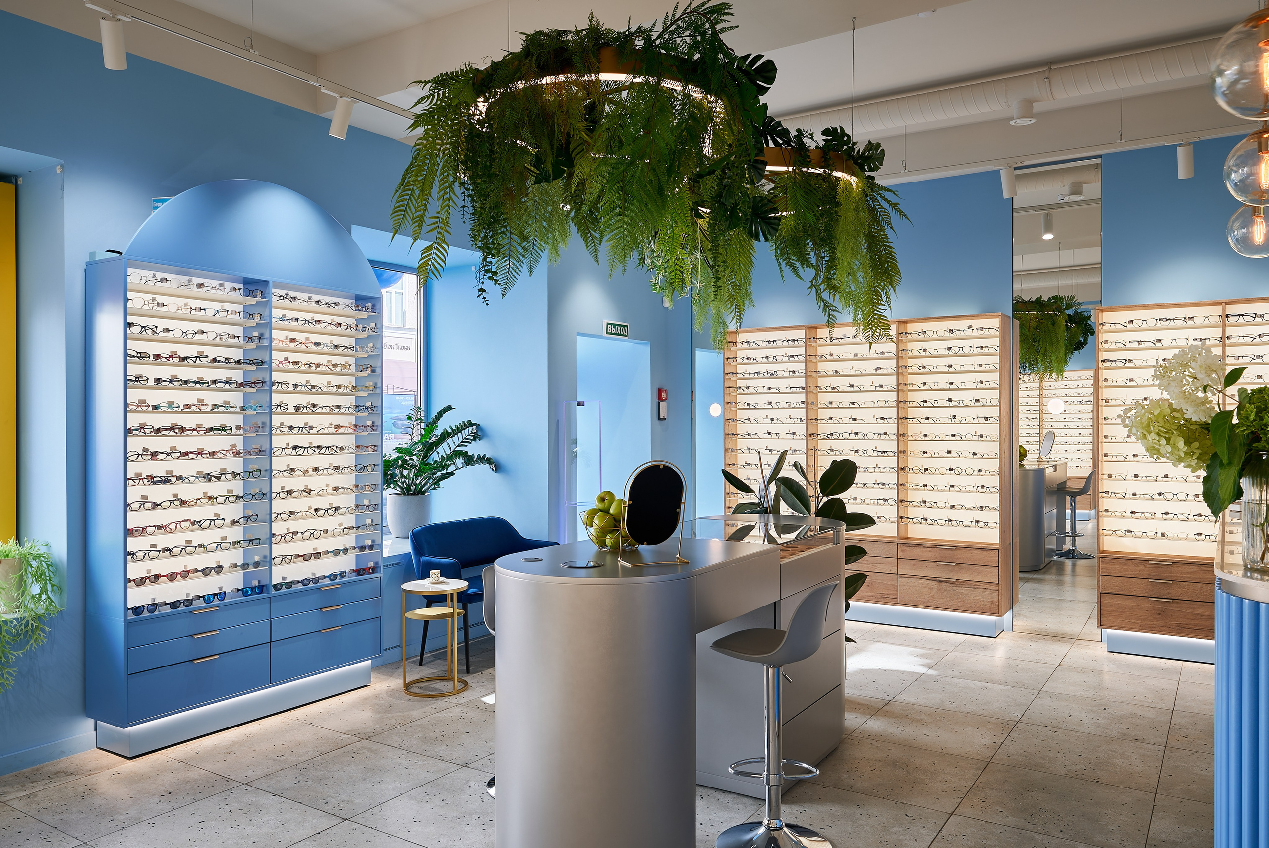 Небесно-голубой и капибара: оптика в Москве (Публикация My Decor). Бояршинов Антон Интерьерный фотограф/видеограф Москва