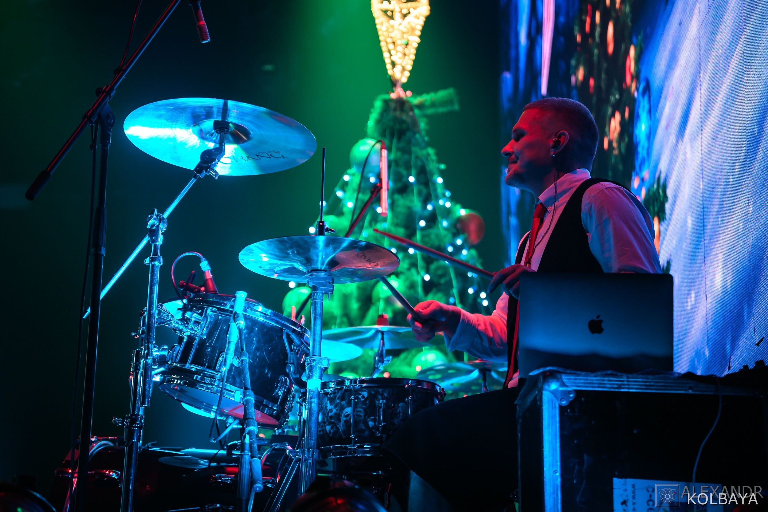Фоторепортаж с Метал-Елки 2026. Концертный и театральный репортажный фотограф в Москве Александр Колбая