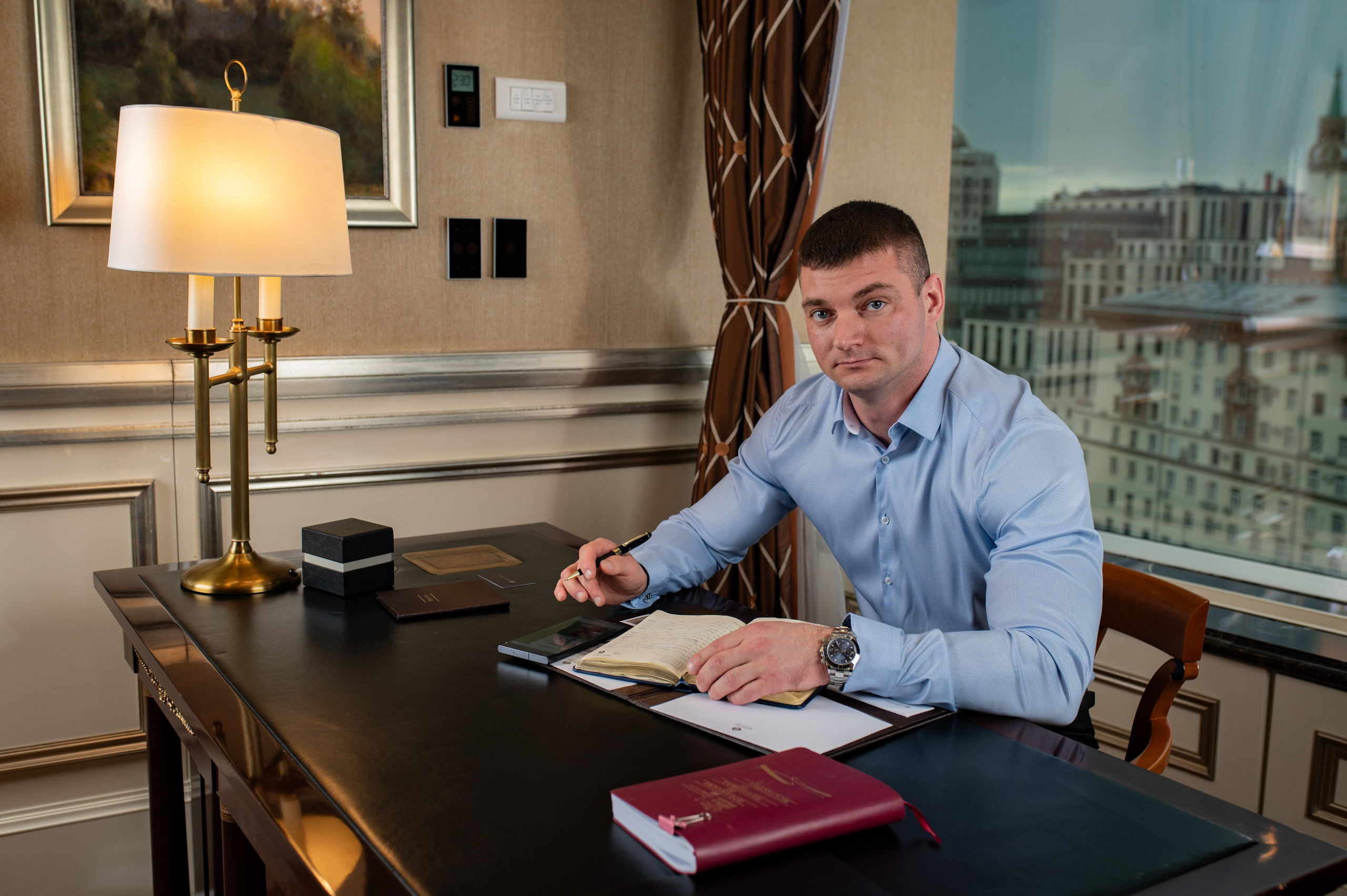 Деловое фото в кабинете