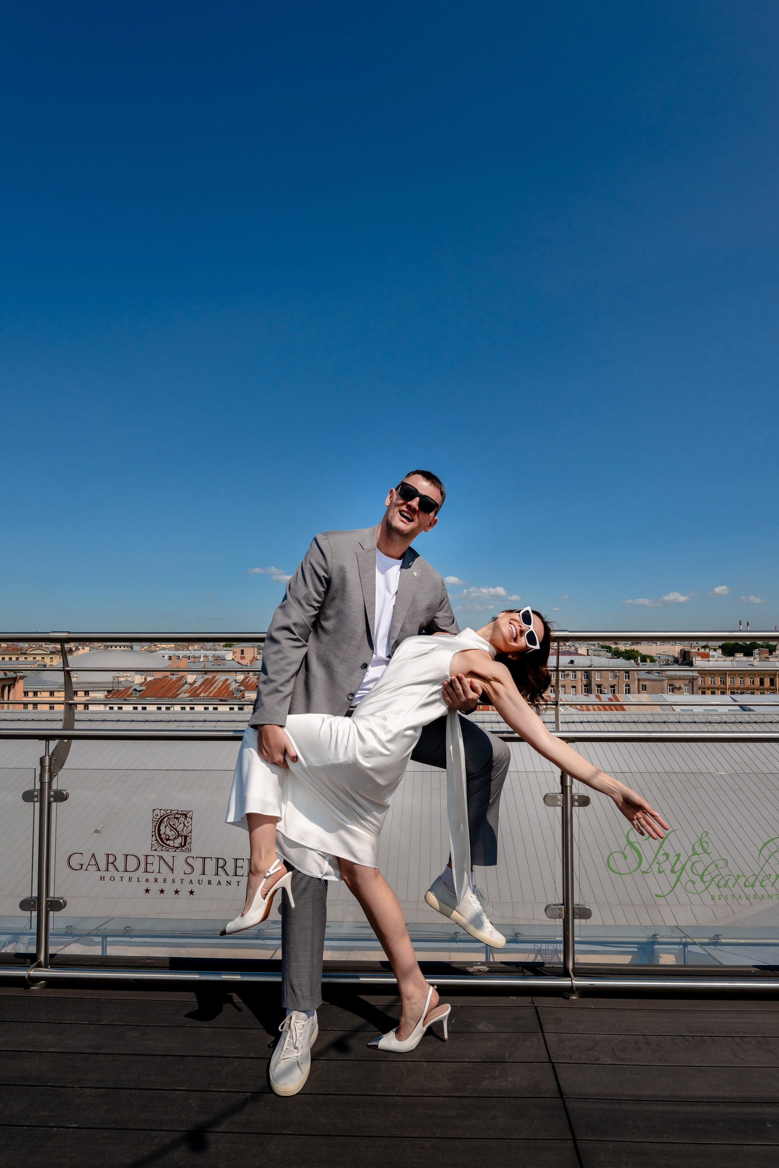 Алина и Алексей (прогулка на кабриолете, Академия Художеств, Екатерининский парк в Пушкине). Портретный, семейный и свадебный фотограф в Санкт-Петербурге и в Пушкине Ширяев Денис