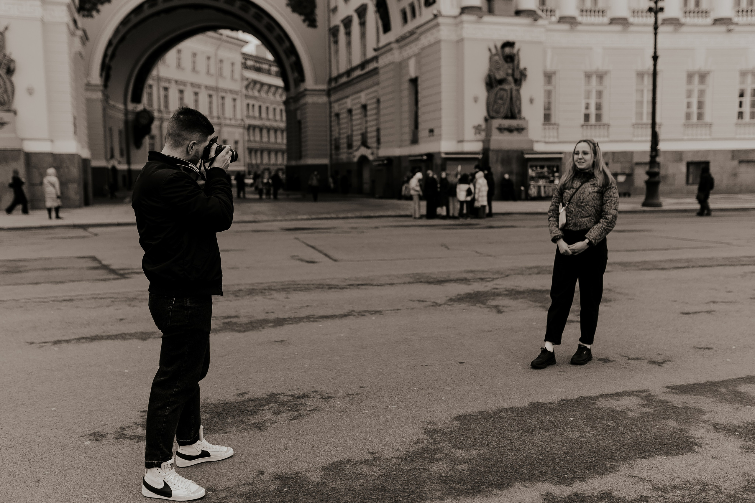 Пара у главного штаба. Фотограф в Санкт-Петербурге Лиза Семченкова