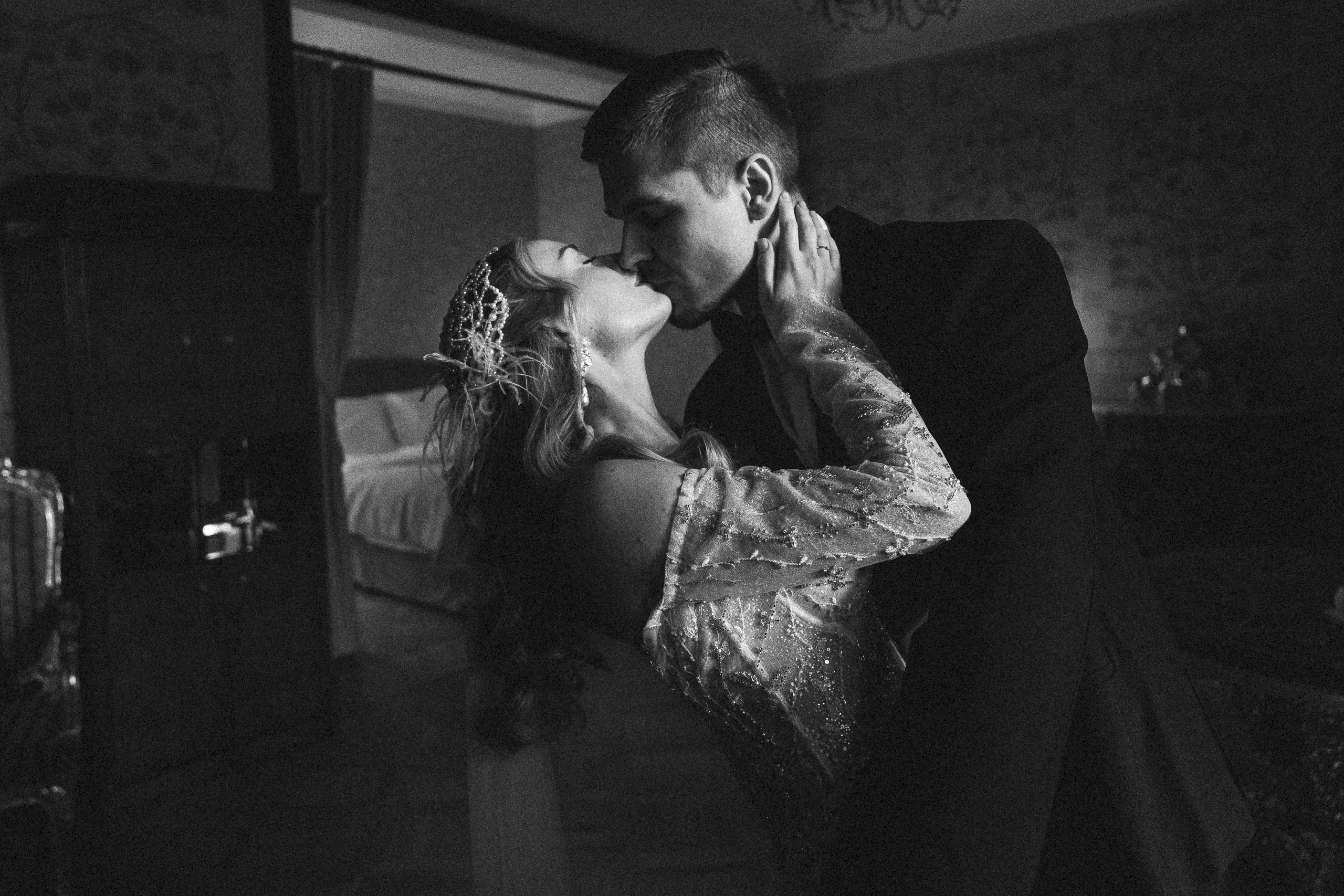 Свадебная фотосессия в отеле Метрополь. Свадебный фотограф в Москве Анна Полушина