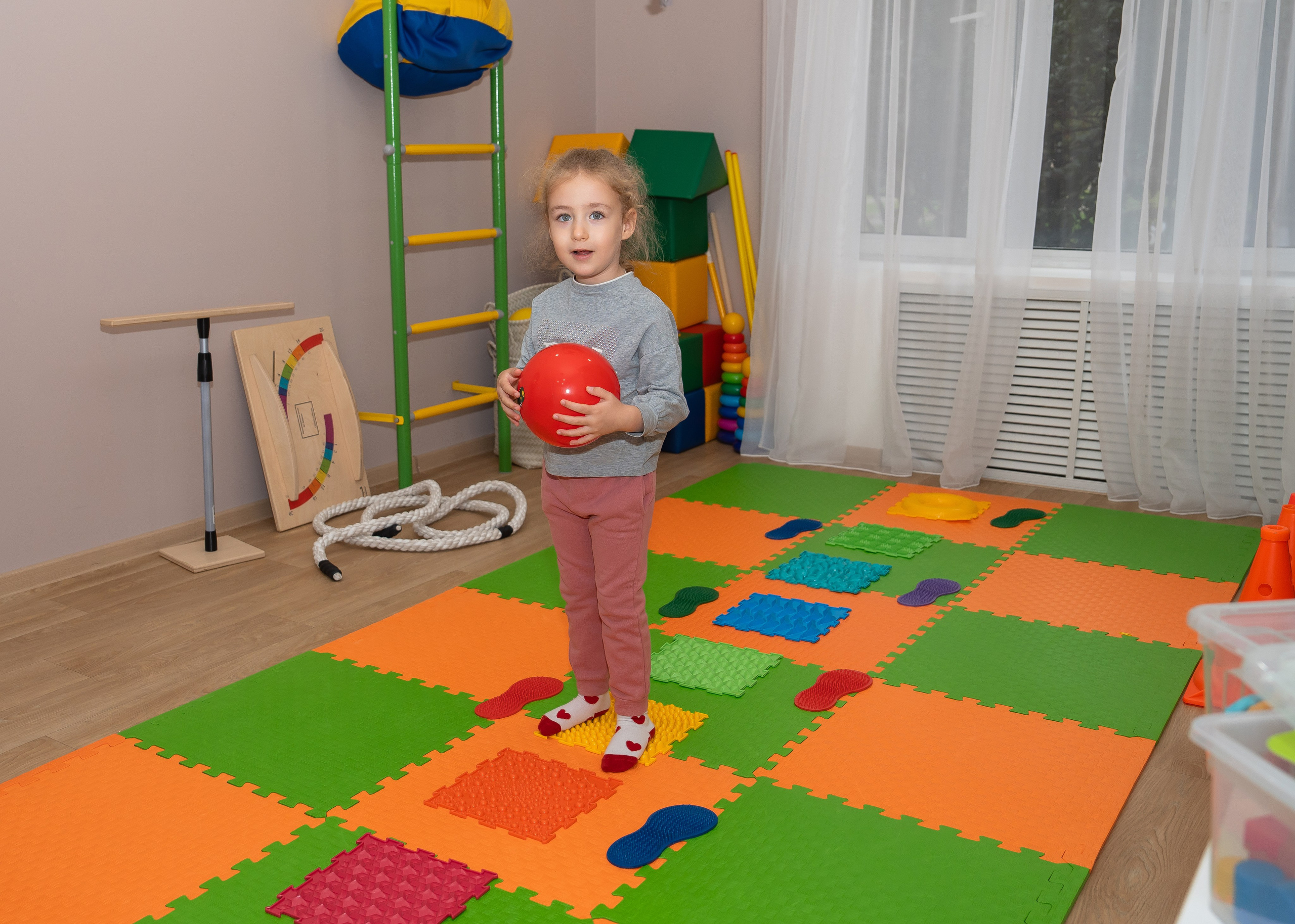 Нейроигры: весело и полезно. Крамер Юлиана детский и семейный фотограф