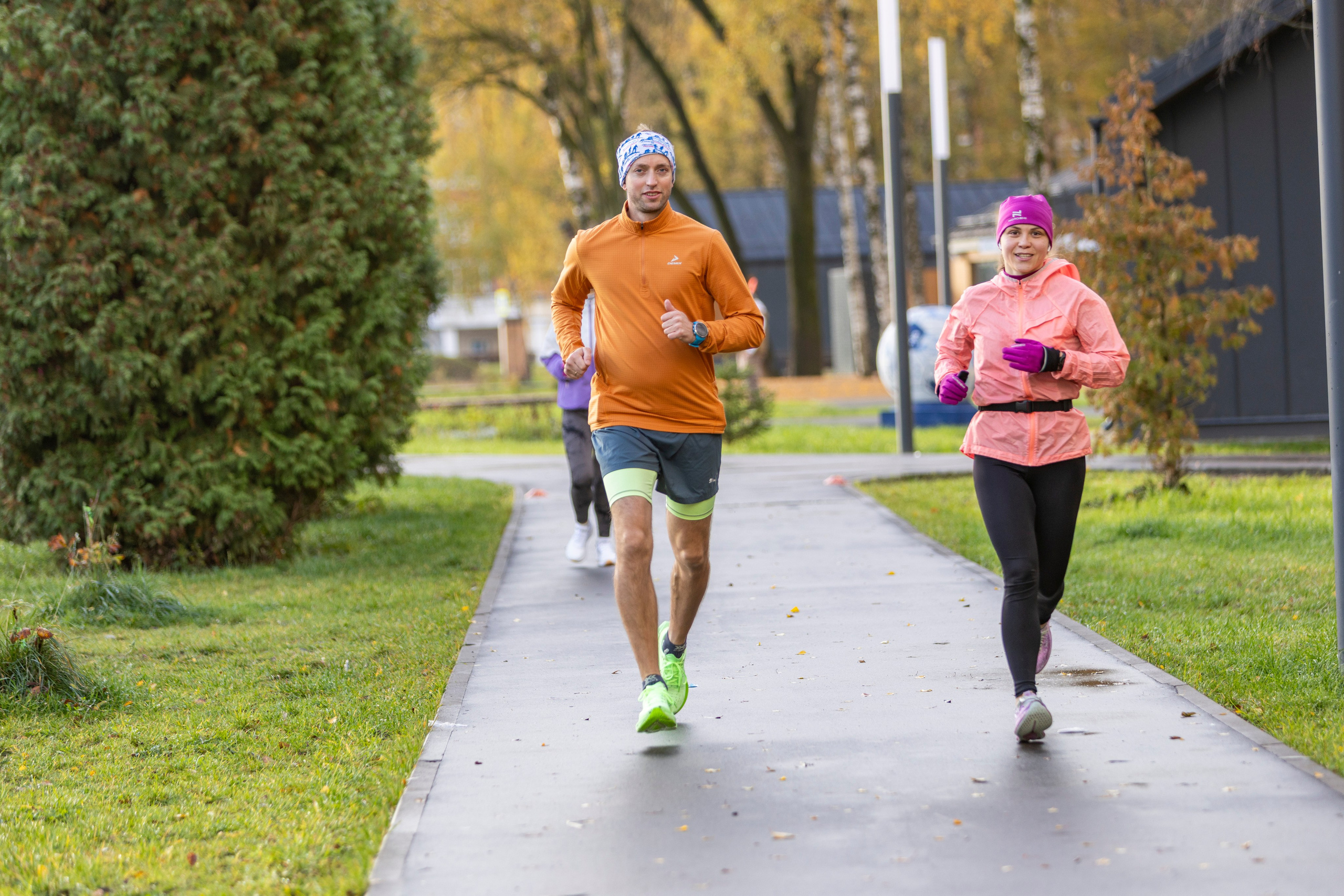 5 вёрст в городском парке Лобня 18.10.25. Фотограф Сергей Ловкий
