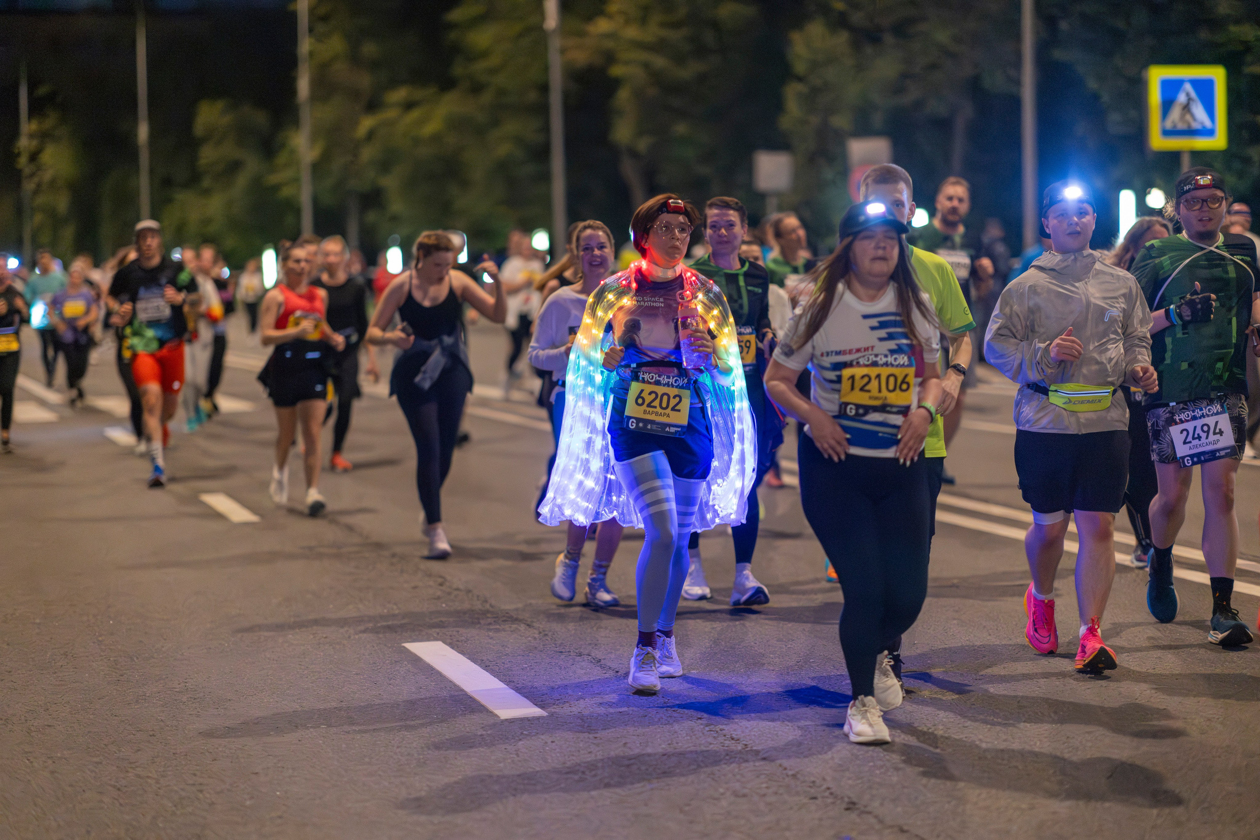 Ночной забег 2025. Фотограф Сергей Ловкий