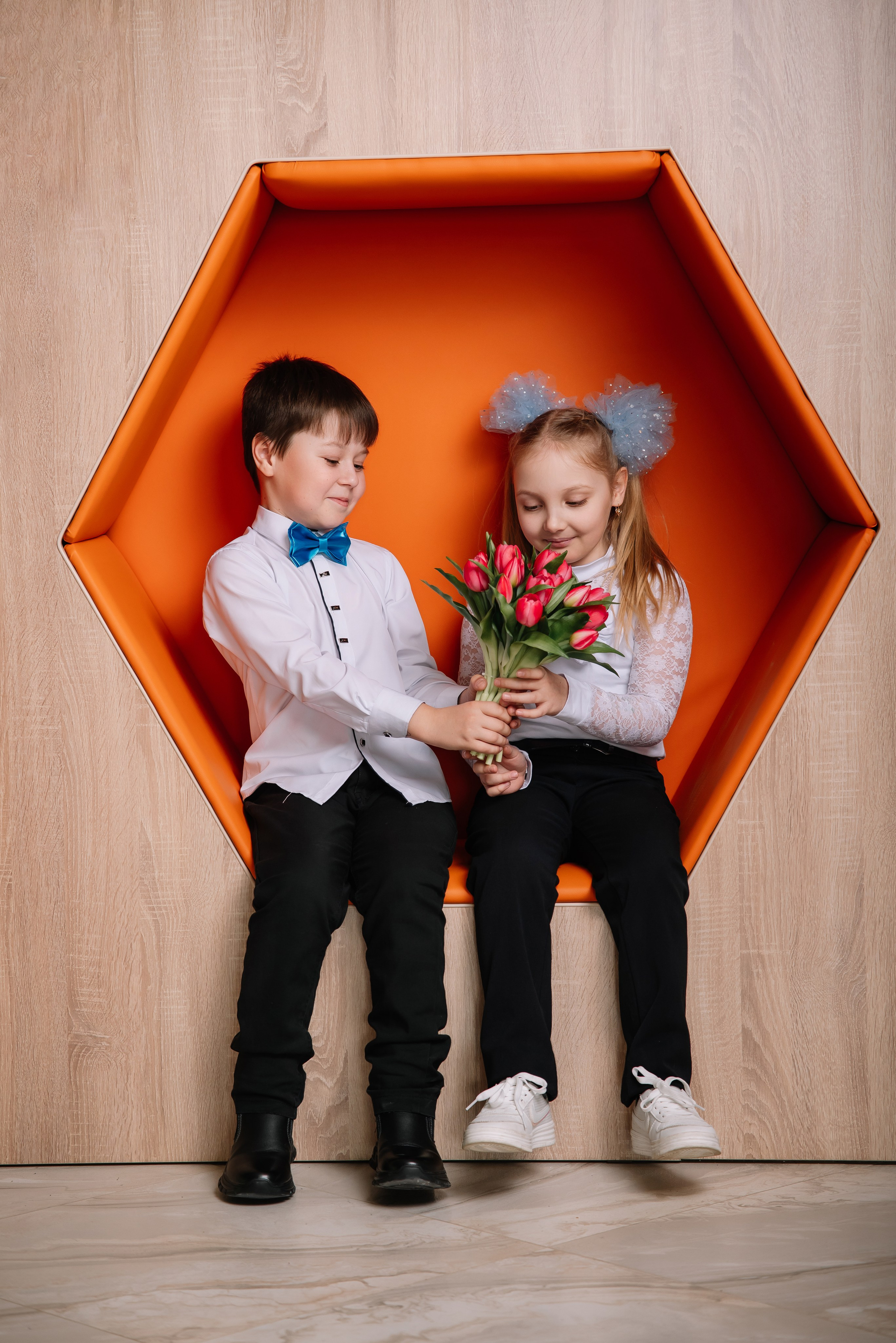 Группы. Школьный фотограф в Валуйках. Фотосессии для выпускников и изготовление выпускных альбомов в городе Валуйки и в Белгородской области