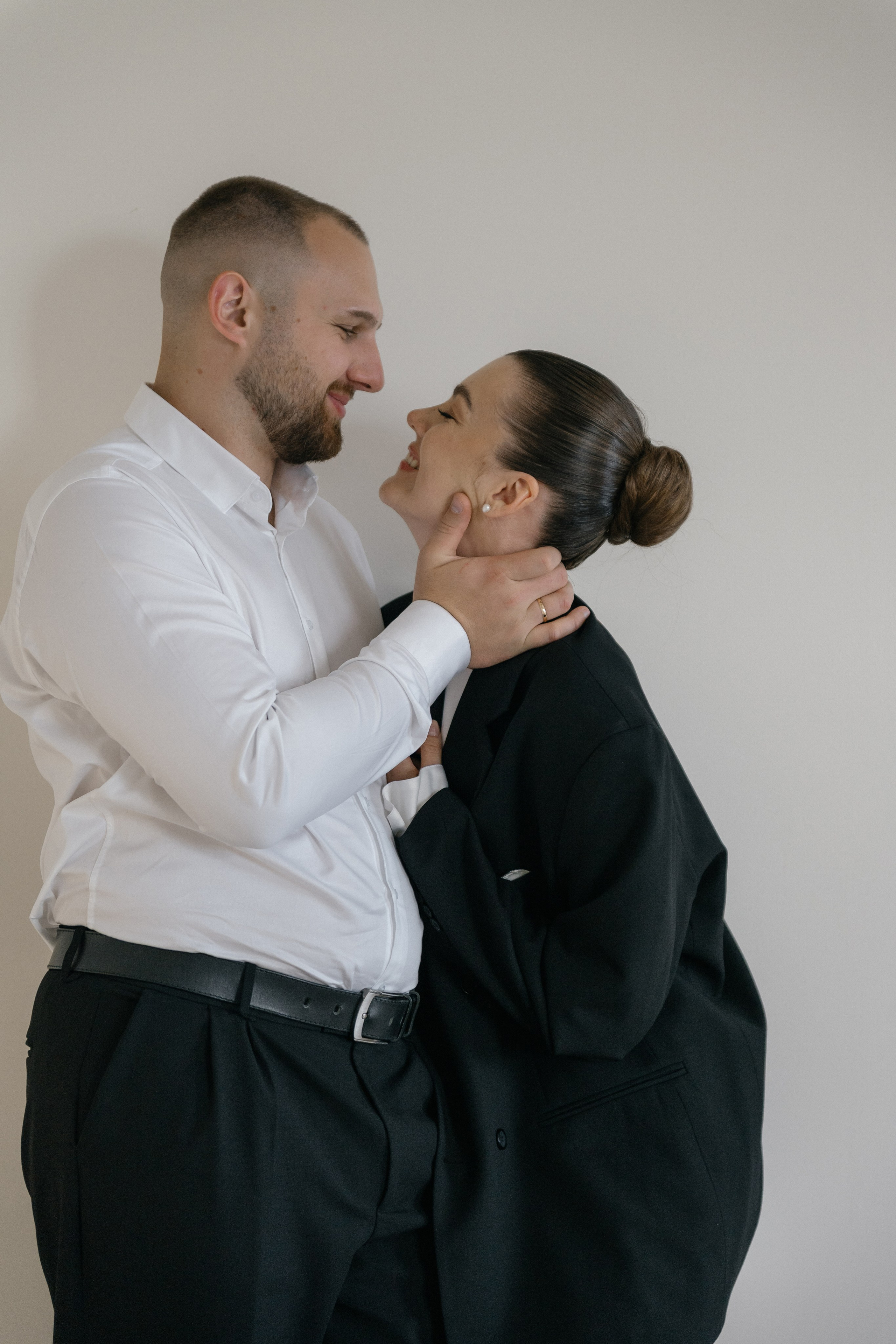 Wedding day in VERSAL PARK. Wedding PHOTOGRAPHER Andrew Vnukov
