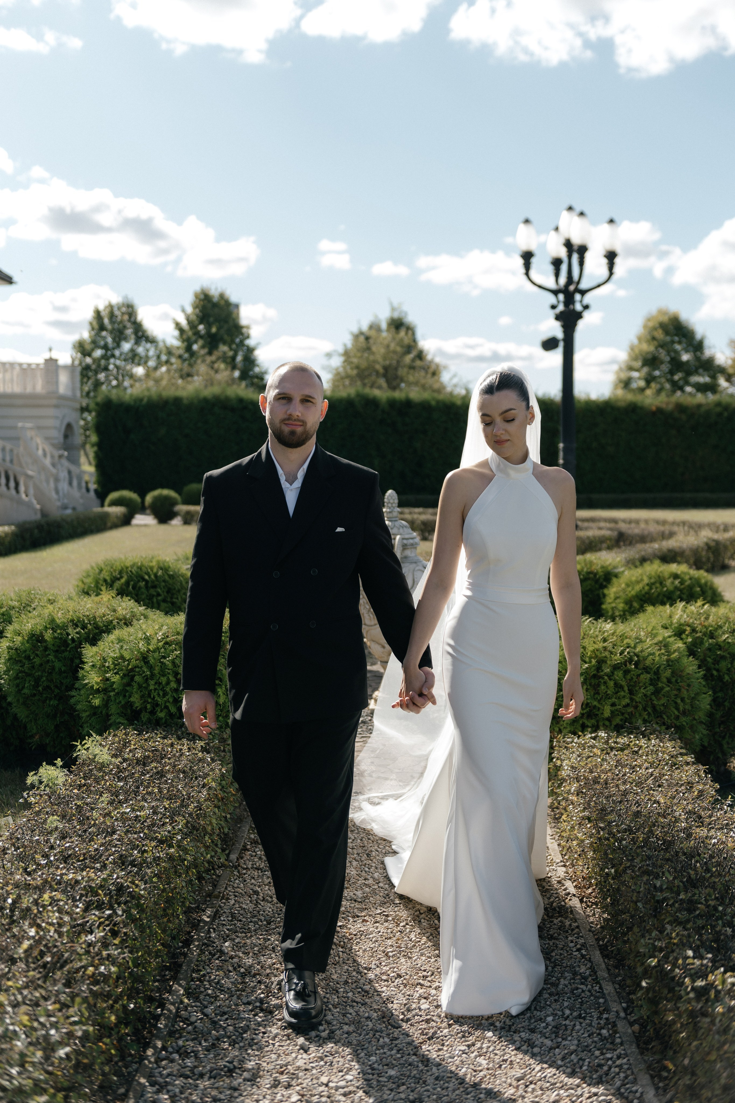 Wedding day in VERSAL PARK. Wedding PHOTOGRAPHER Andrew Vnukov