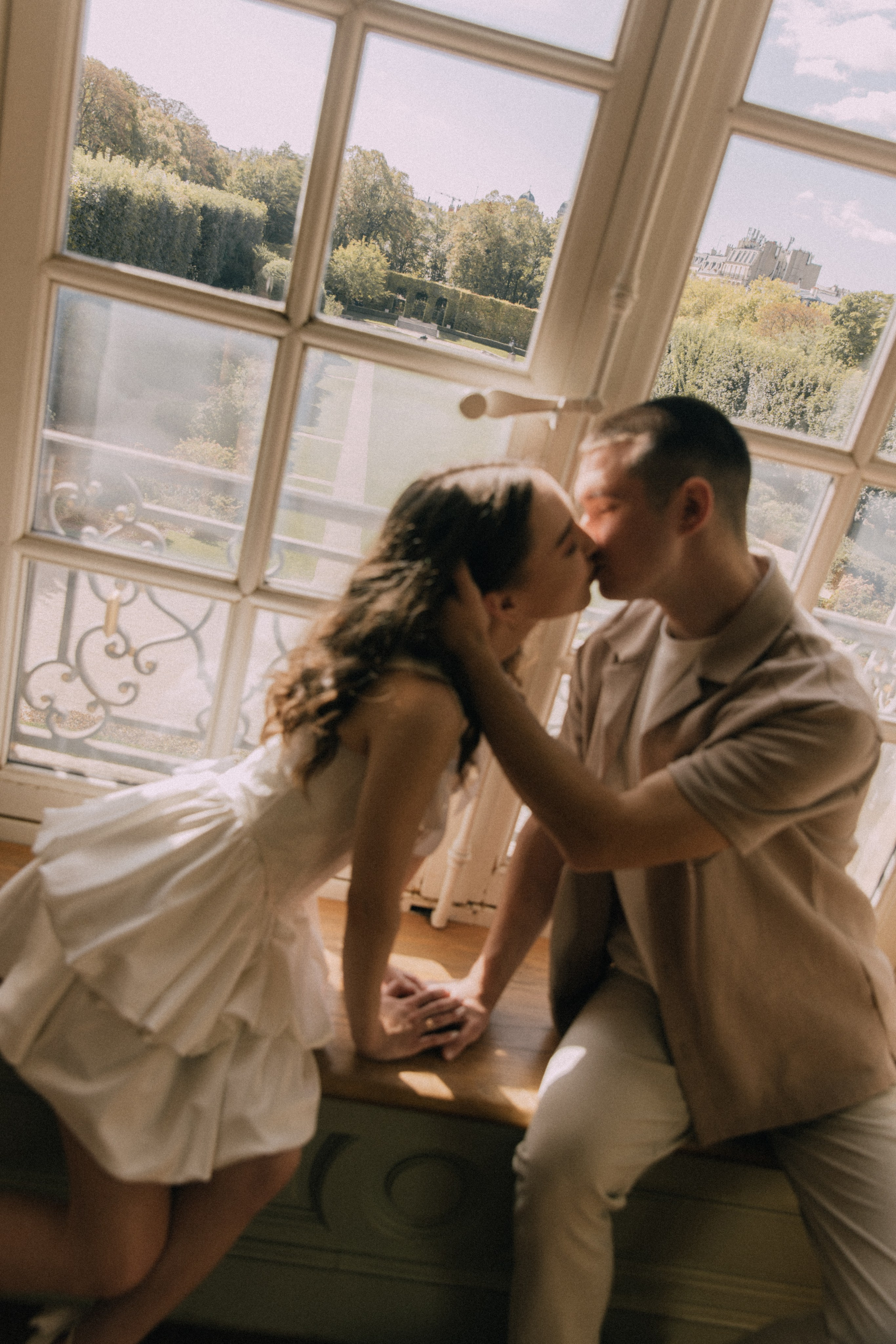 Love is a masterpiece. Photographer in Paris