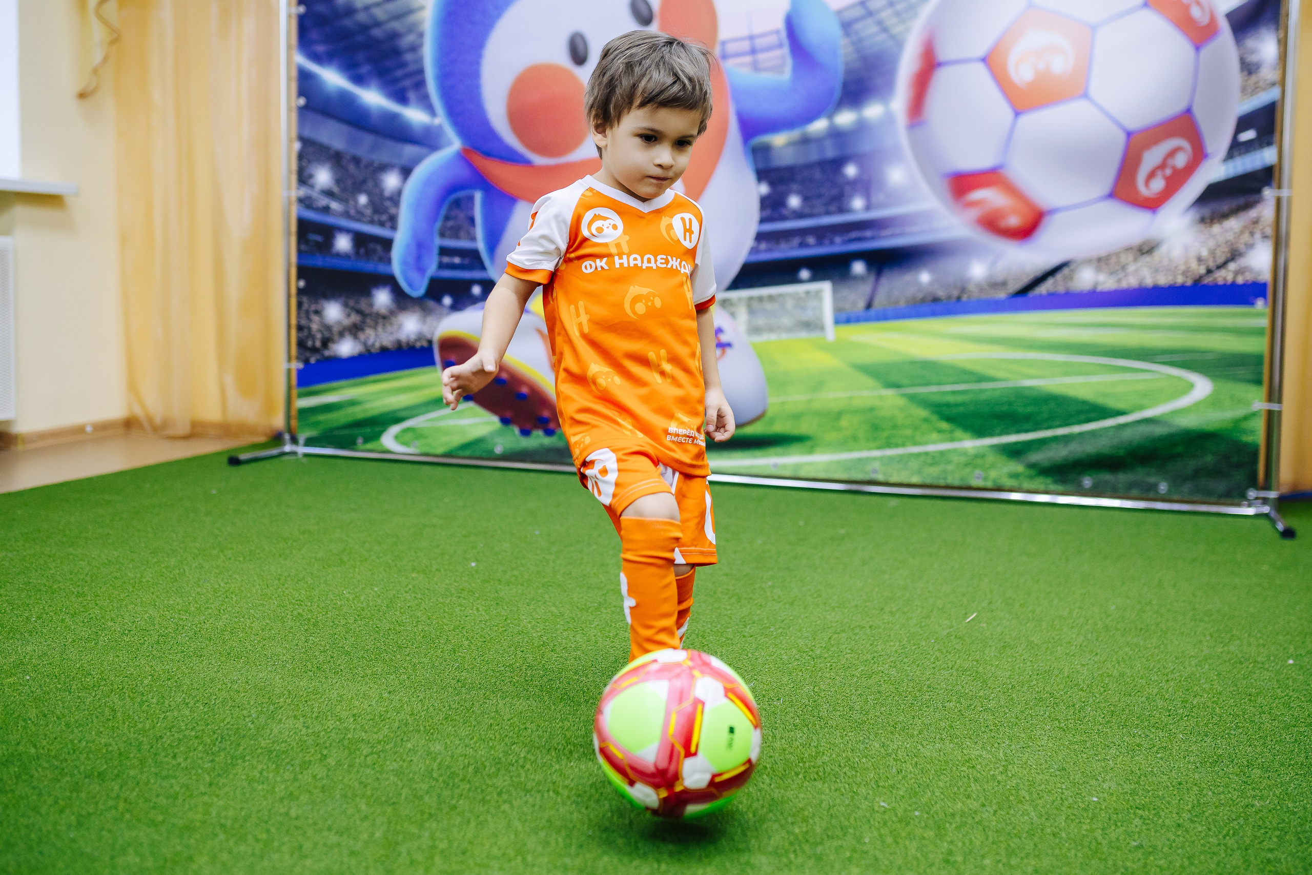 Фотосессия с кубком в детских садах г. Магнитогорска. Денис Прохоров Фотограф в г. Магнитогорск