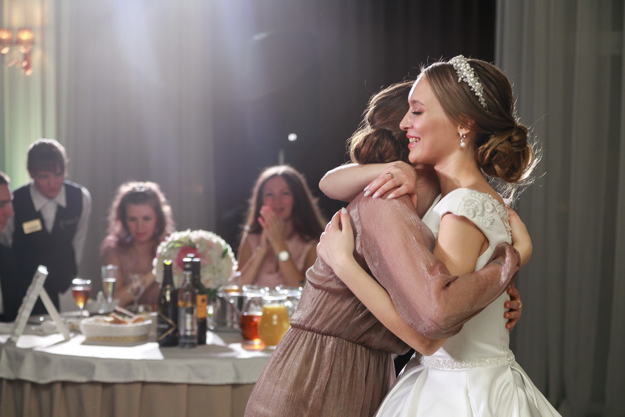 Свадьба с огоньком. Фотограф крещение венчание в Петербурге! Помогает подобрать храм и посоветовал душевного батюшку в СПб