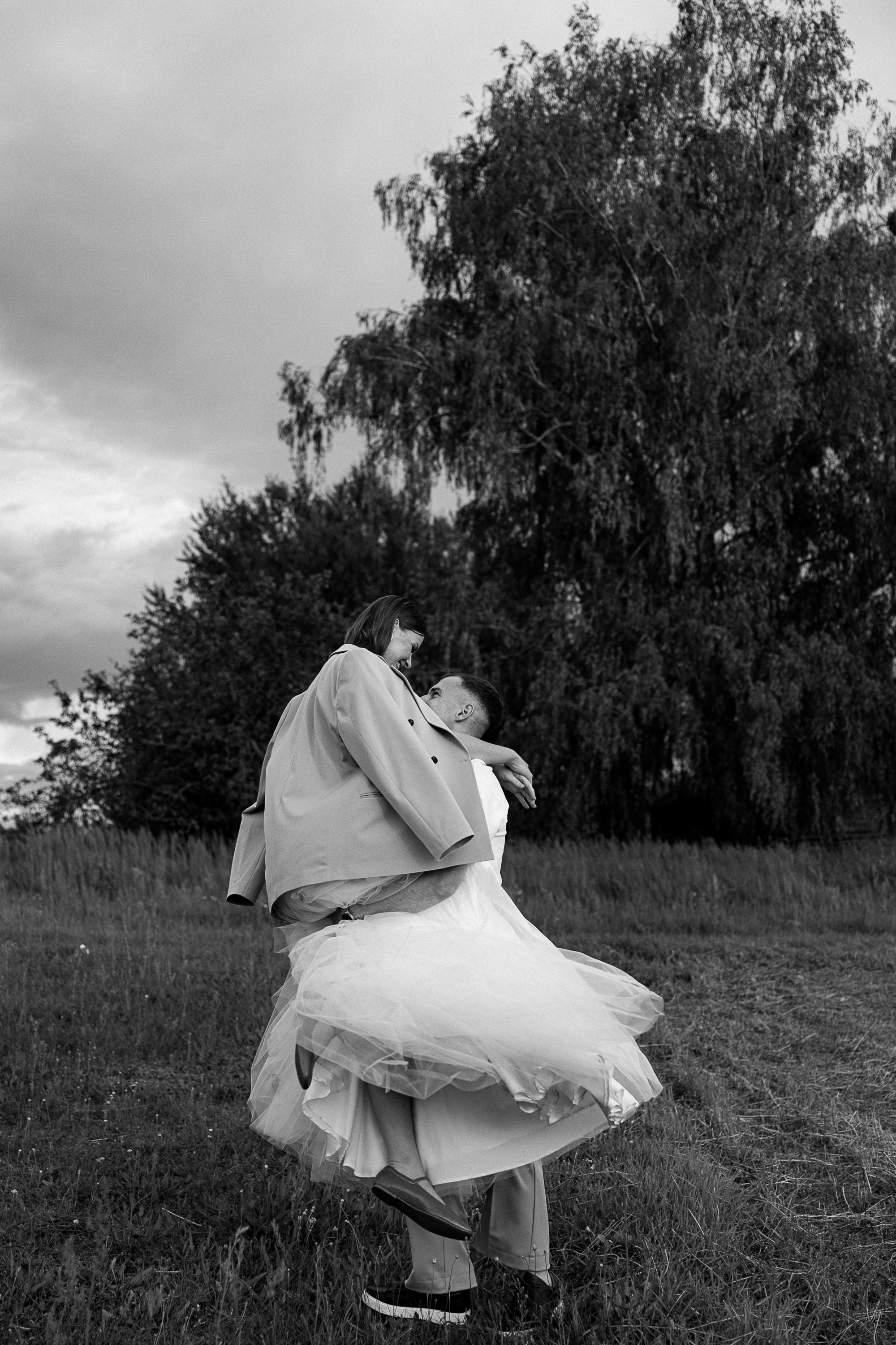 Свадьбная фотосессия в деревенской атмосфере. Свадебный и семейный фотограф Виолетта Сидельникова. Краснодар, Россия, Беларусь, Европа