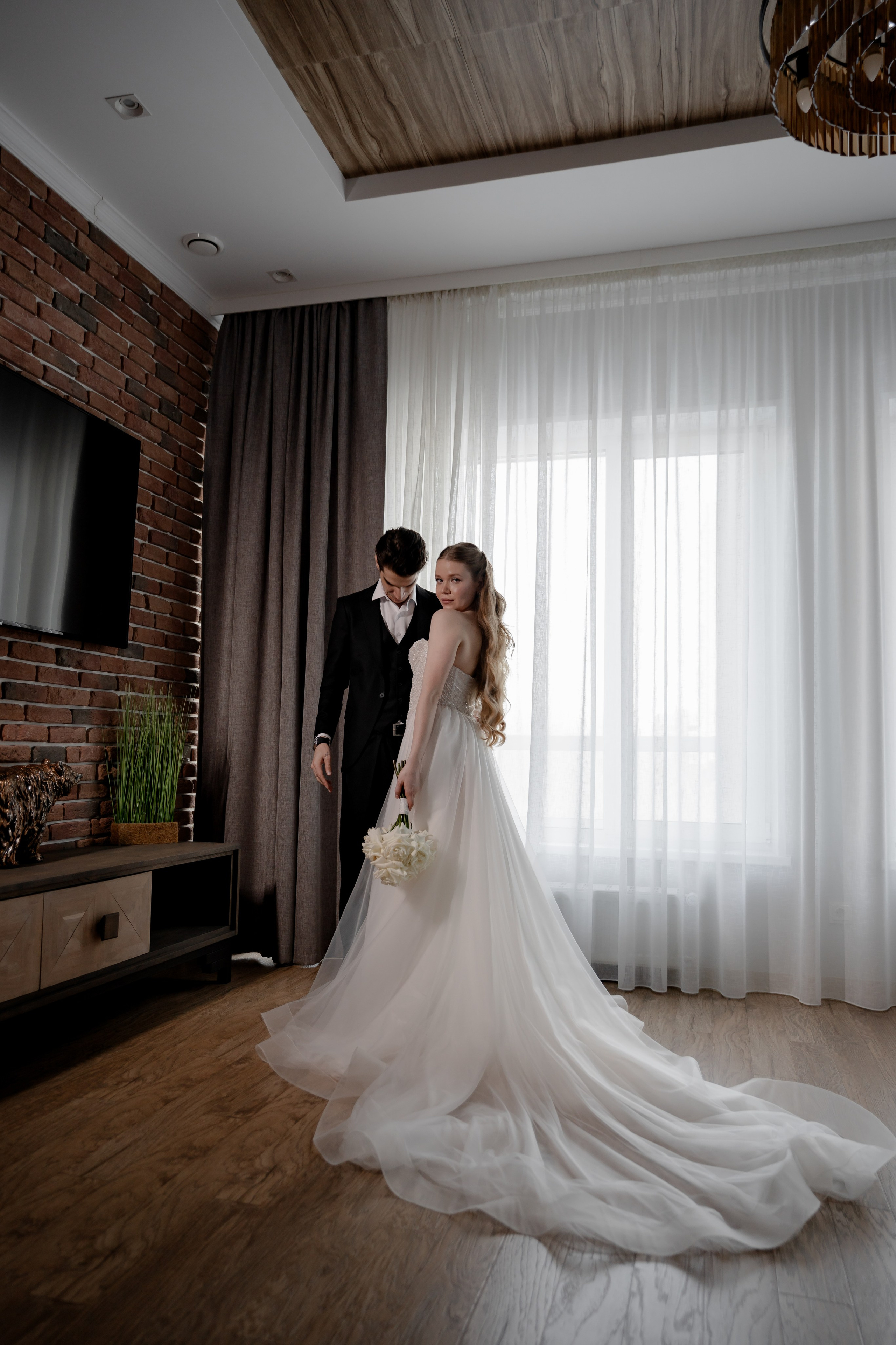 СВАДЕБНАЯ СЬЕМКА СБОРОВ В ОТЕЛЕ И ВЫЕЗД НА ЦЕРЕМОНИЮ (СНЯТО В СИБИРЕ В НИЖНЕВАРТОВСКЕ). Профессиональный фотограф, Санкт-Петербург — Виктория Богомолова