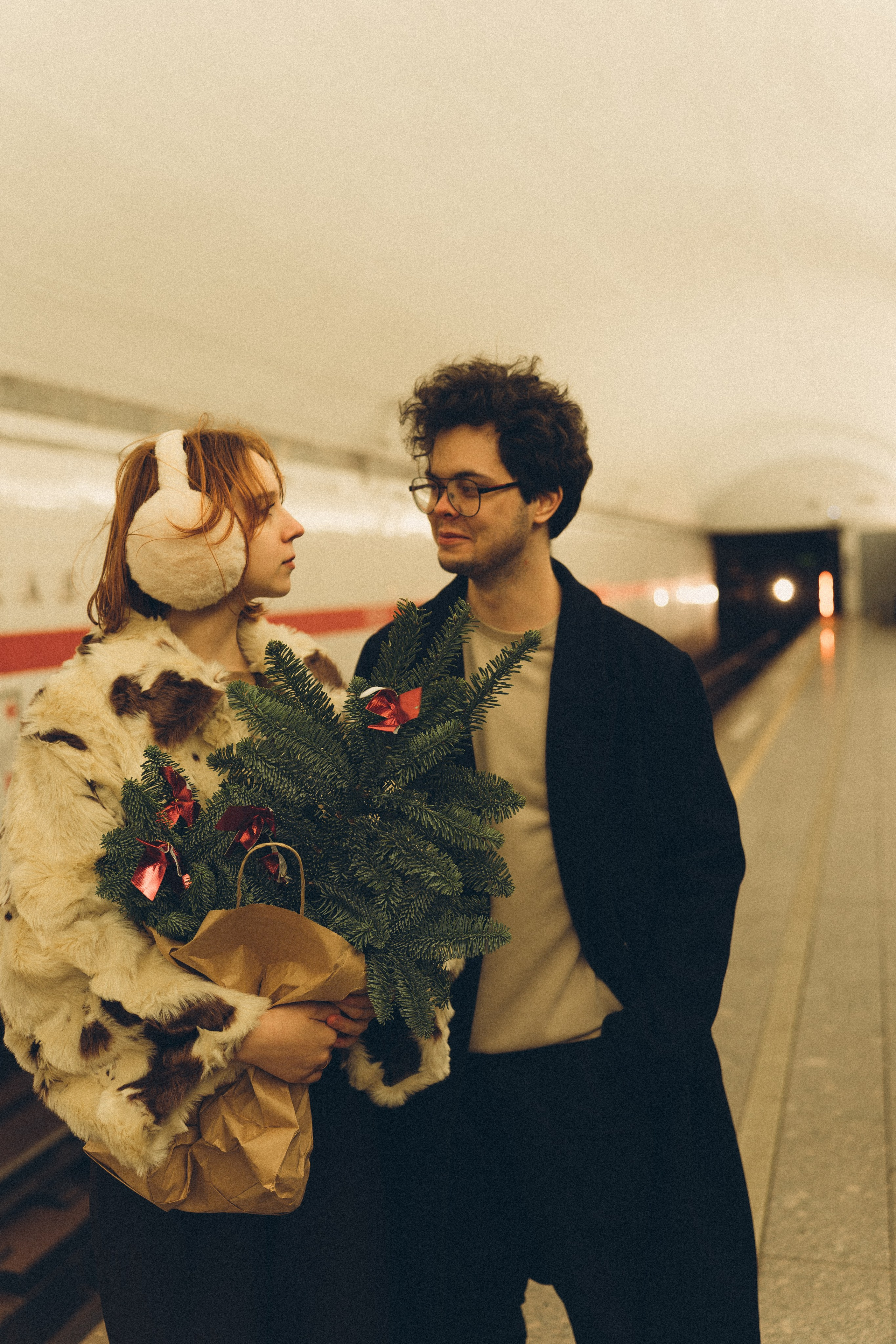НОВОГОДНЯЯ ФОТОСЕСИИЯ ПАРЫ В МЕТРО ЛЮБОВЬ. Профессиональный фотограф, Санкт-Петербург — Виктория Богомолова