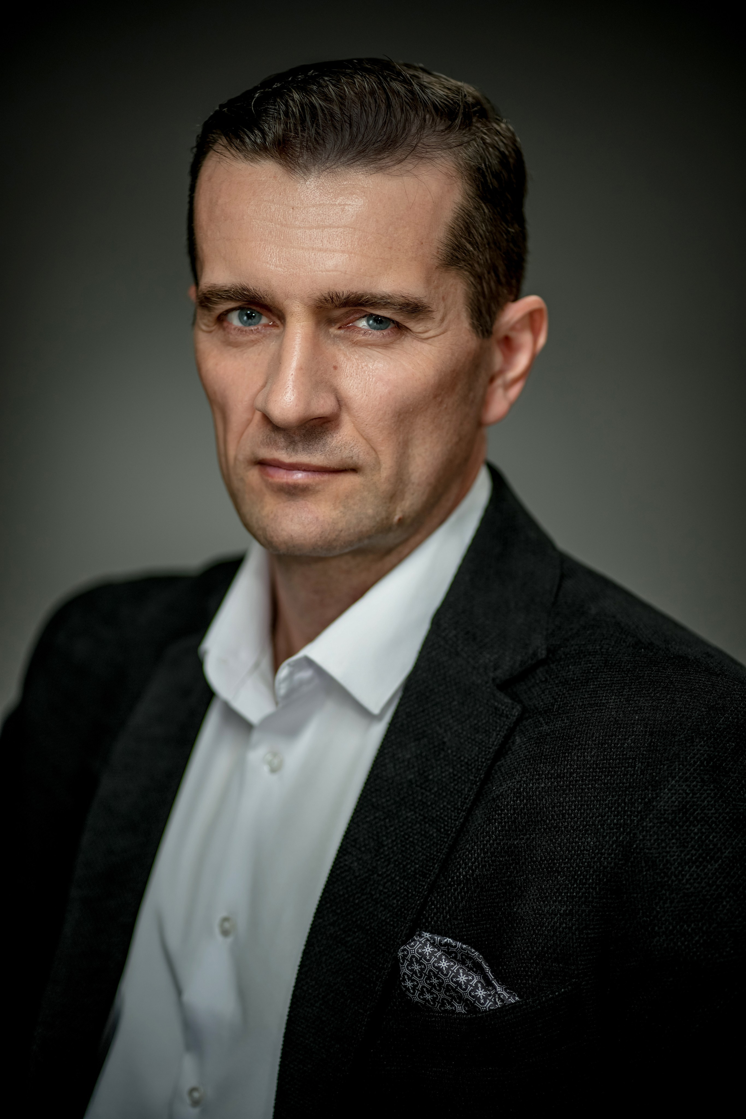 Актер Алексей Карамазов. Портретная съемка в Москве, студийный фотограф Игорь Фомин