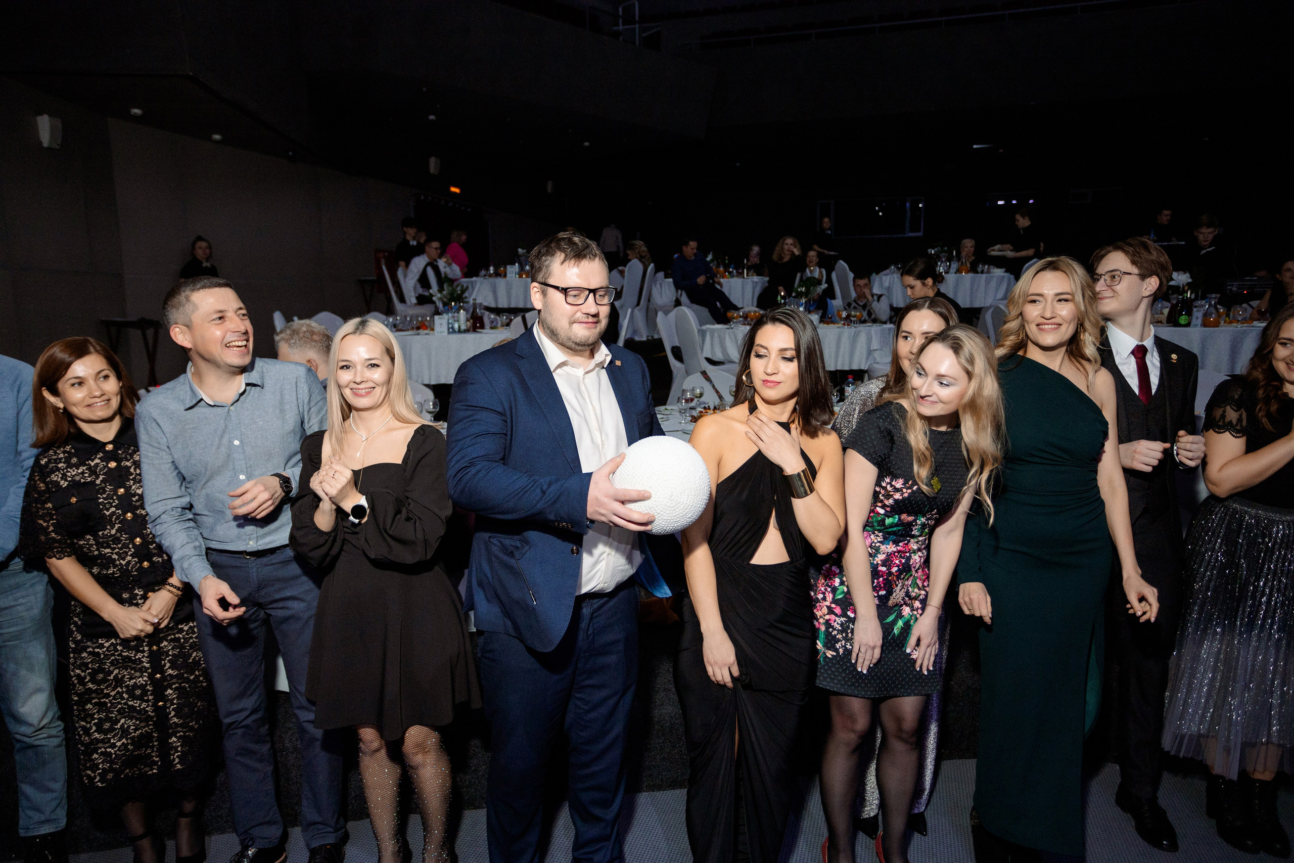 РЕПОРТАЖ: НОВЫЙ ГОД В ДК МЕТАЛЛУРГ. Профессиональный фотограф в Ижевске Леша Петров