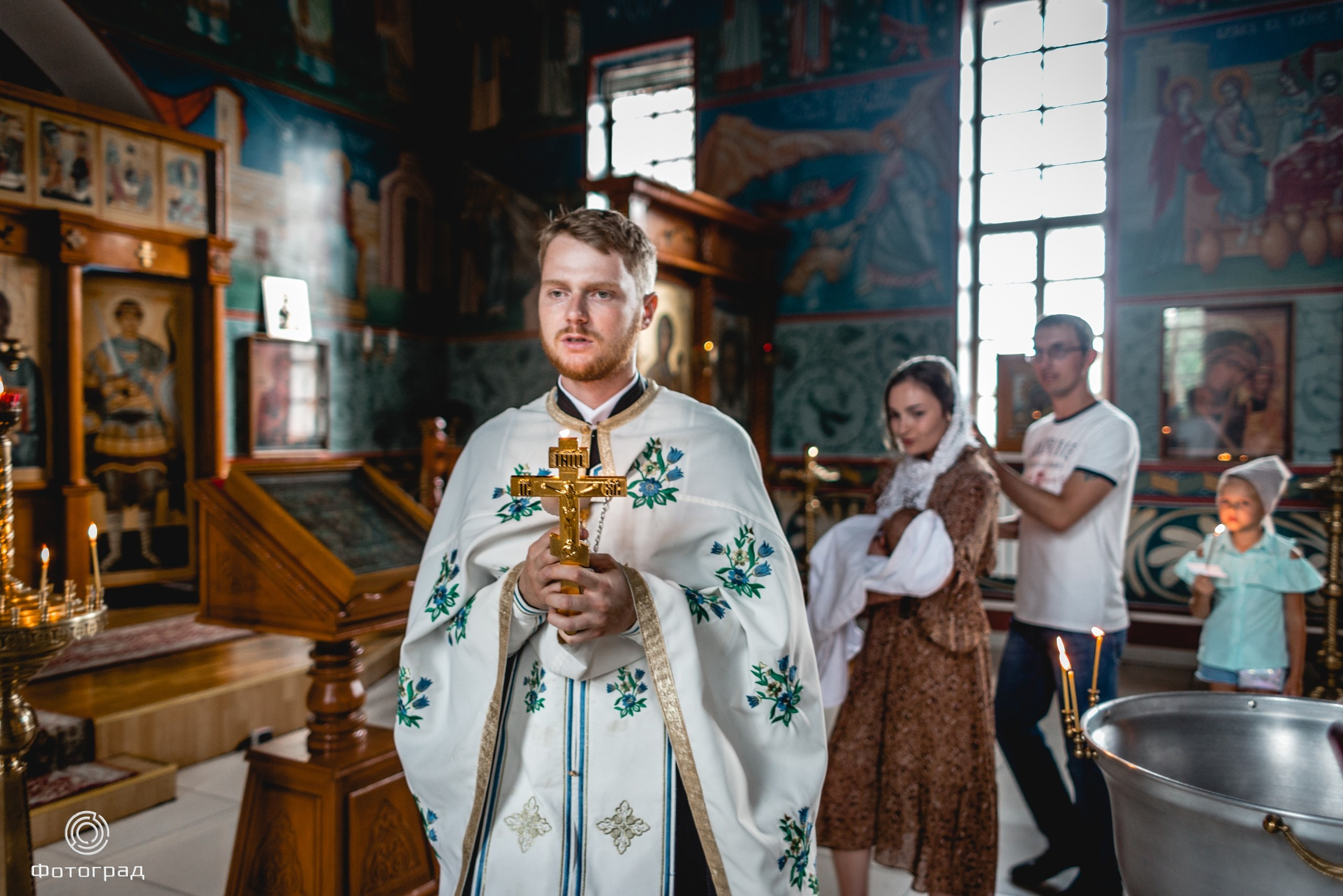 Съёмка крещения. Команда специалистов в мире фотографии и видео. Детский фотограф, семейный фотограф
