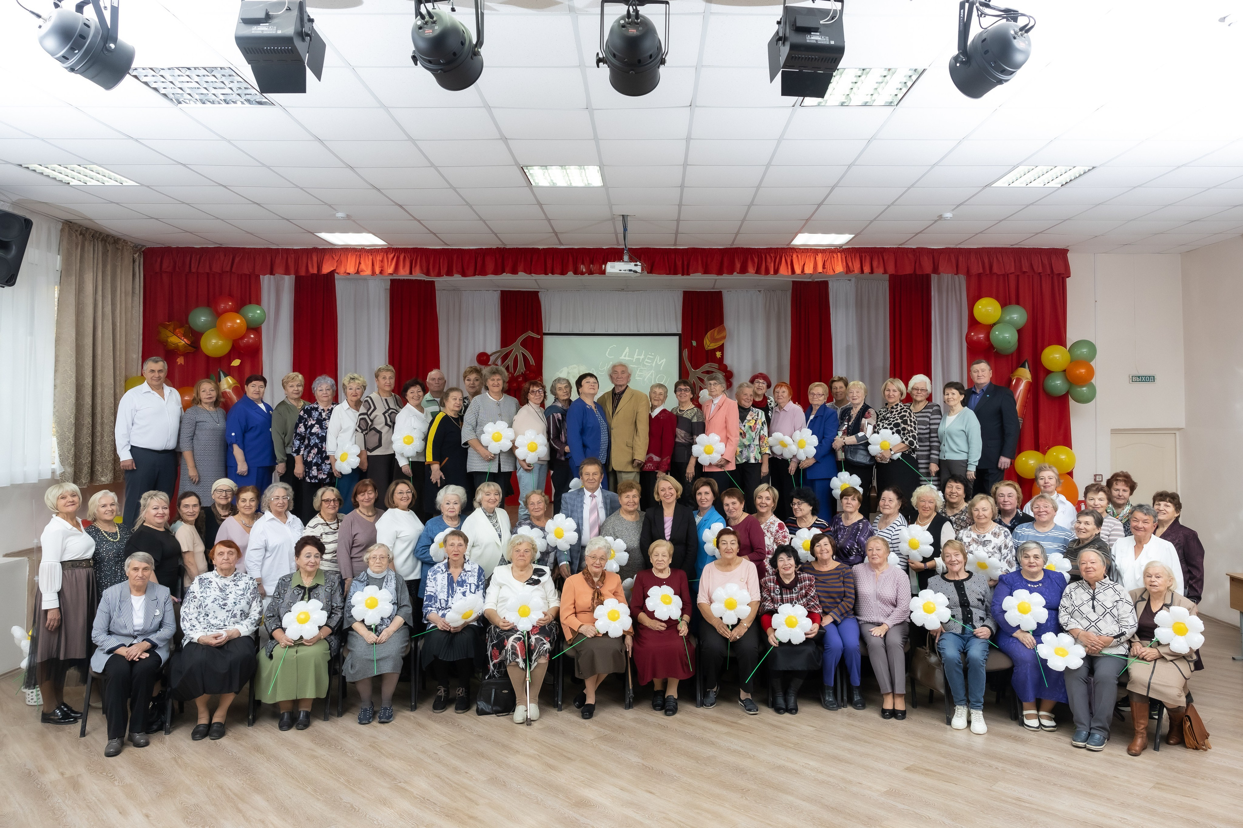 День учителя. Школа 31. Октябрь 2024. Свадебный и Семейный фотограф г. Ижевск Гульназ Солдатова. Гульназ фото