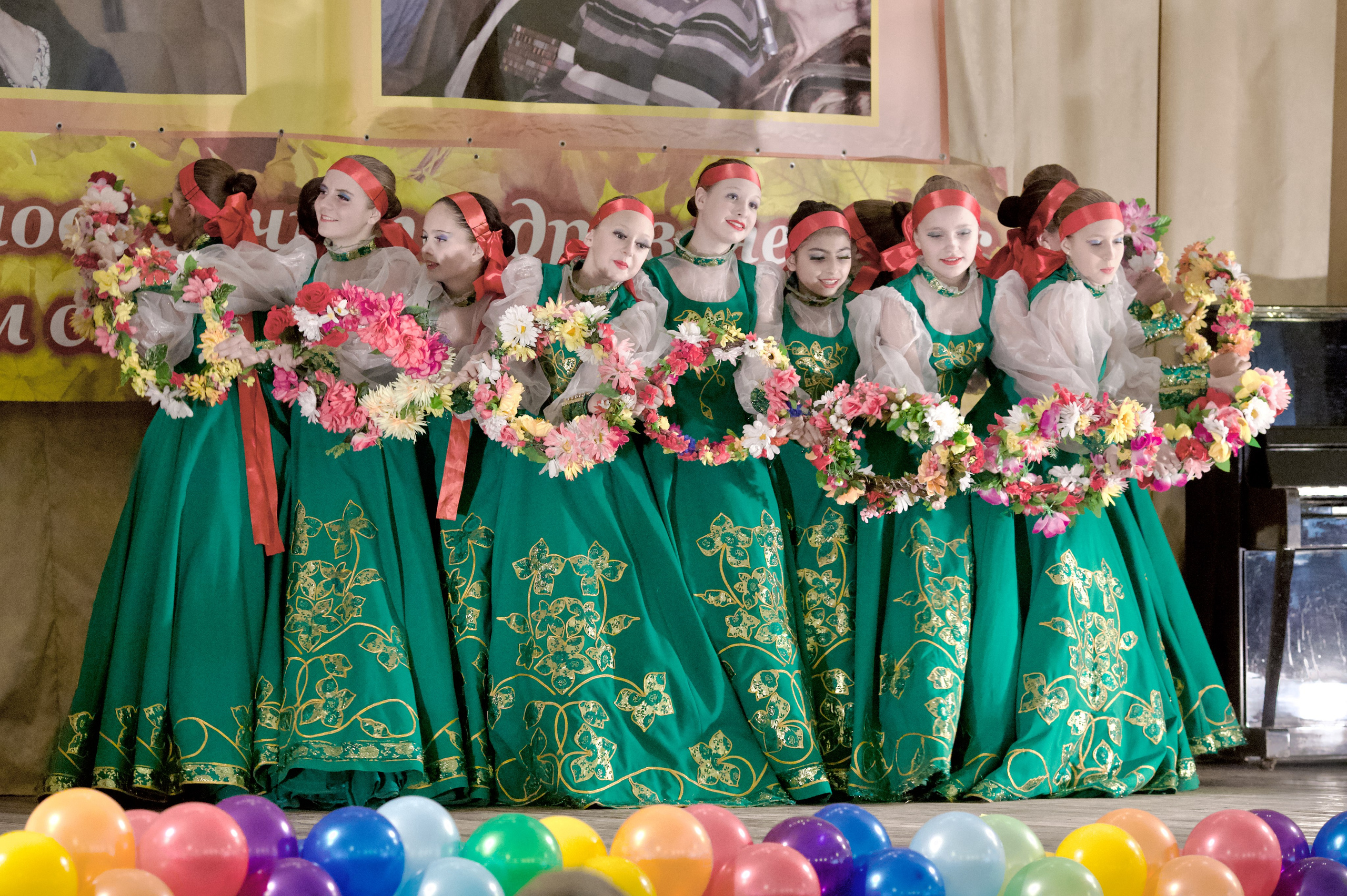 Разные выступления. Школьные выпускные альбомы в Москве Марина Николаева