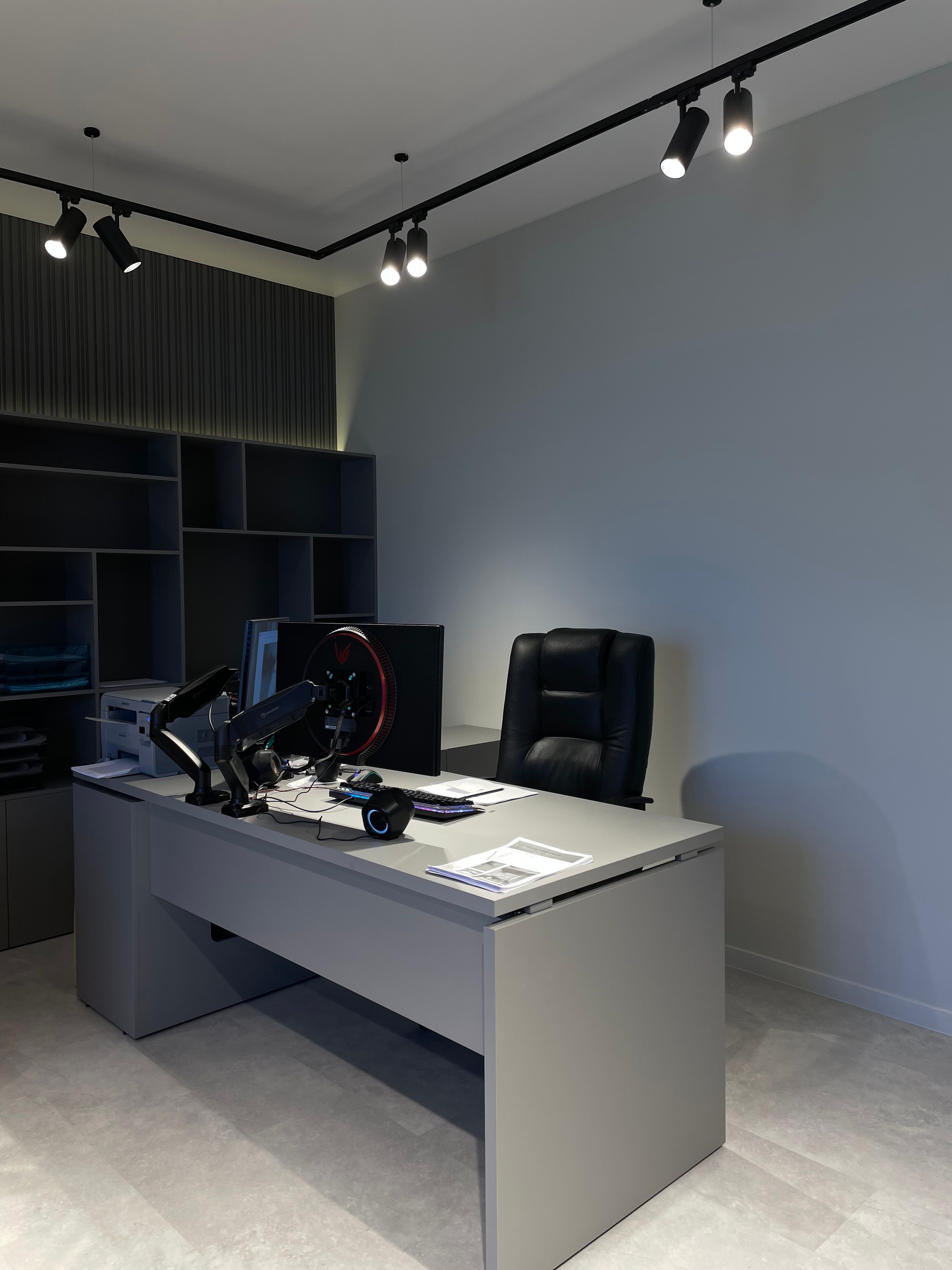 Офис производства FILLINI. Мебель на заказ