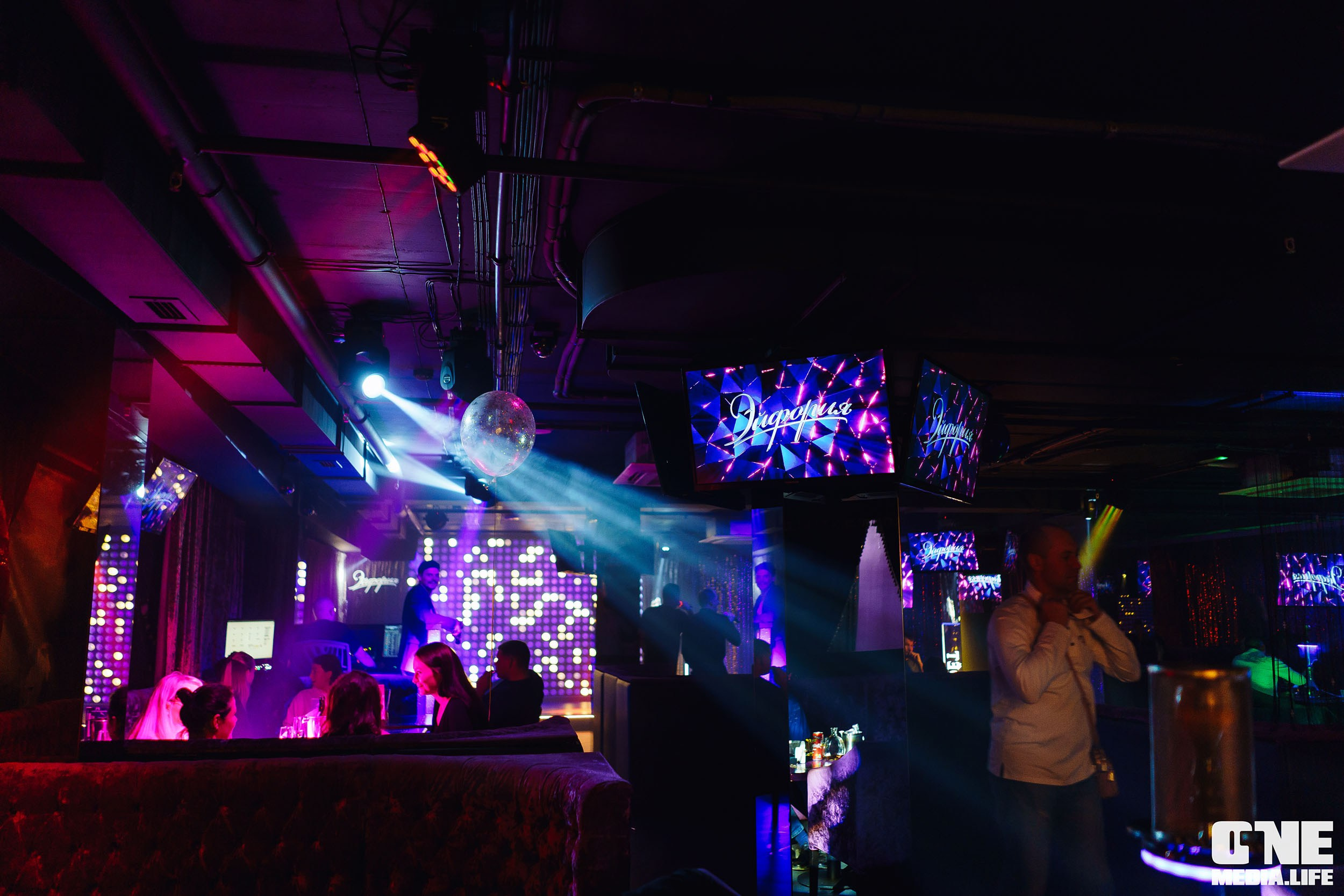 Фоторепортаж из караоке-клуба Эйфория. One Media Life: фоторепортажи, фотоотчеты с мероприятий и заведений