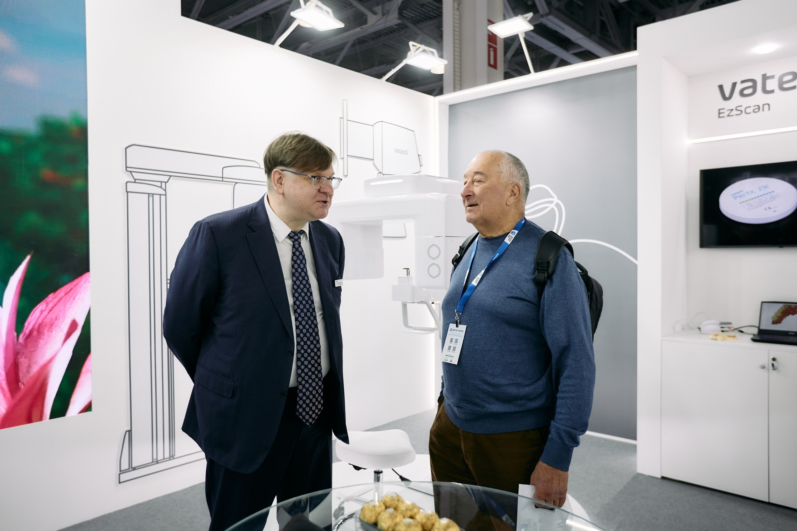 Дентал Салон 2026: Vatech. Свадебный и репортажный фотограф Дмитрий Кононенко