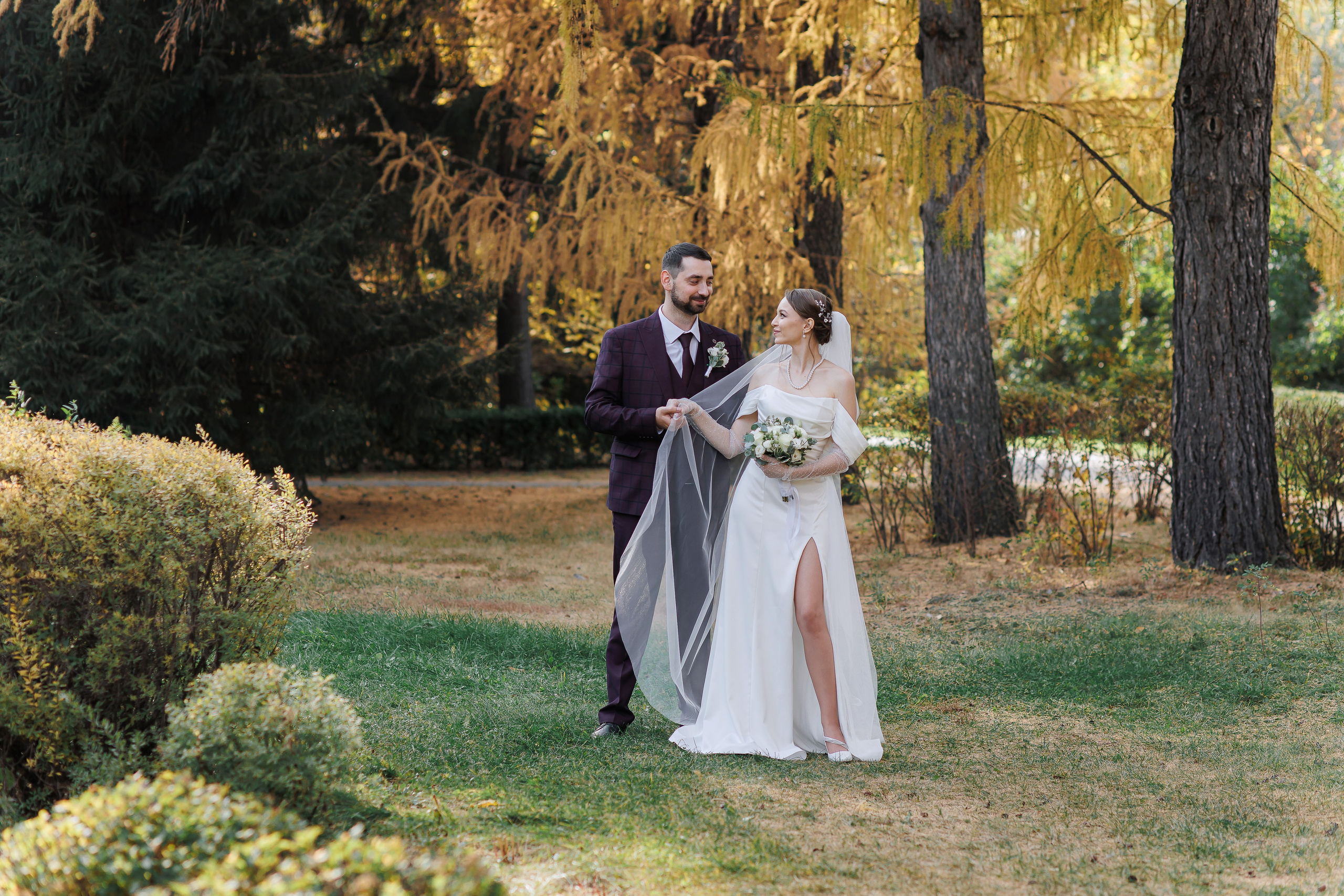 Юлия и Илья. Свадебный фотограф в Омске Яна Савина