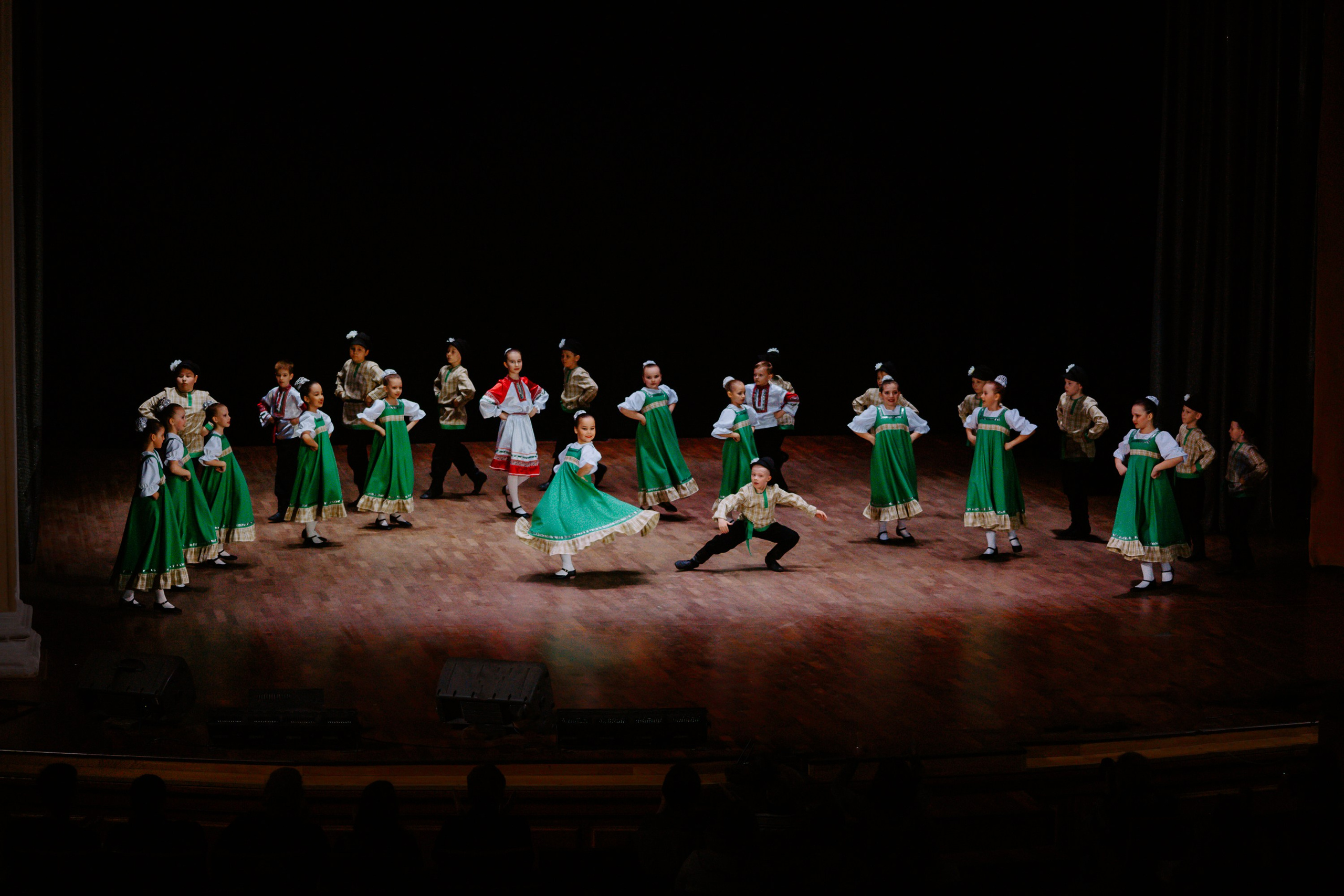 «Уральский сувенир». Концерт танцевальной студии. Фотограф в Челябинске Ополихина Анна