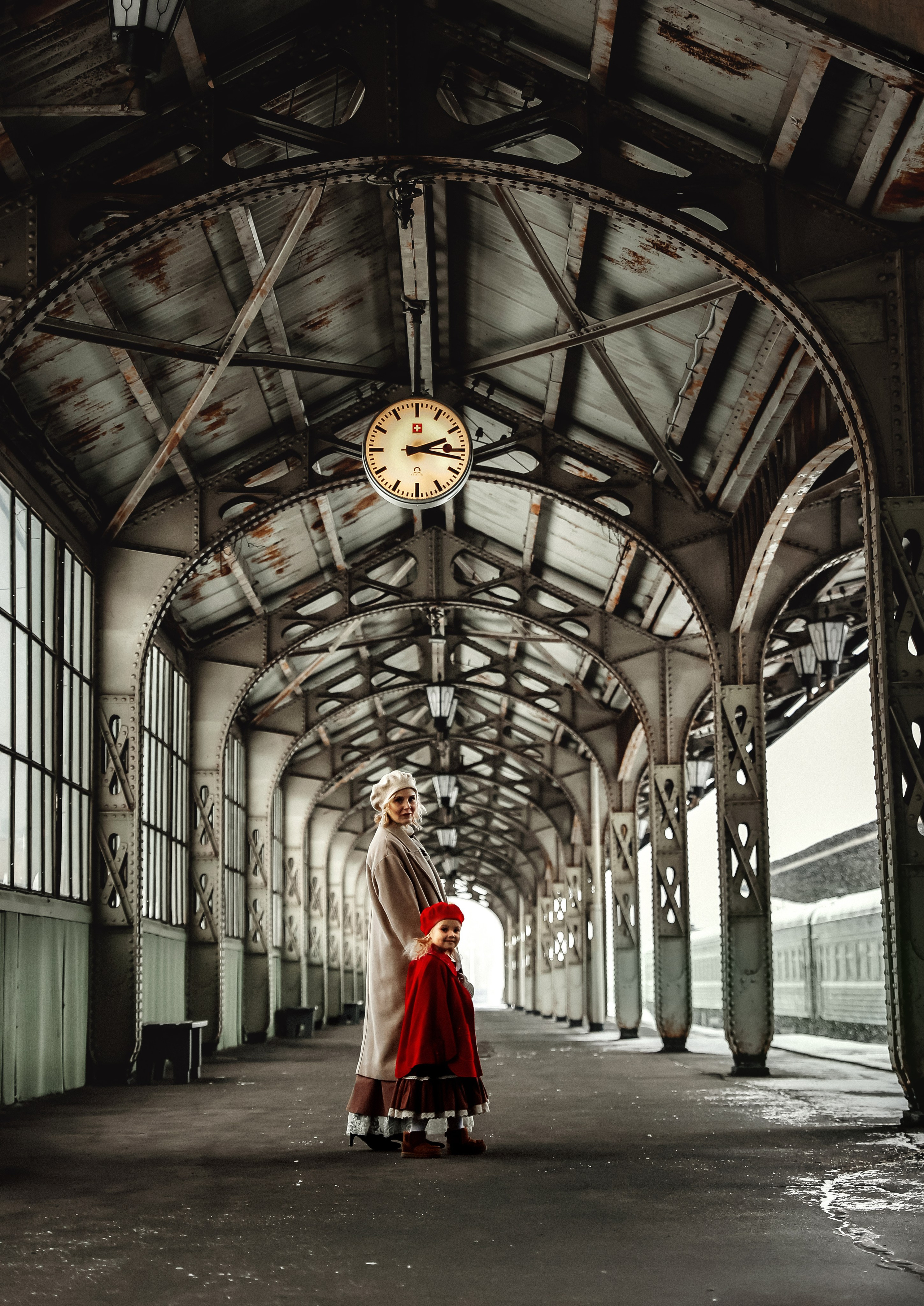 Ретро съемка на Витебском вокзале. Фотограф — Татьяна Кириллова, г. Санкт-Петербург