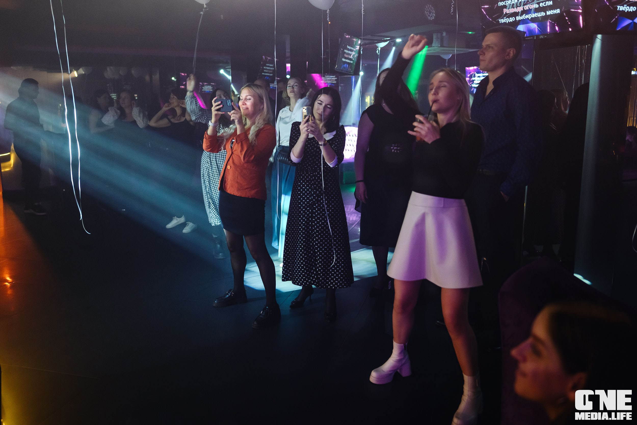 Фоторепортаж из караоке-клуба Эйфория. One Media Life: фоторепортажи, фотоотчеты с мероприятий и заведений