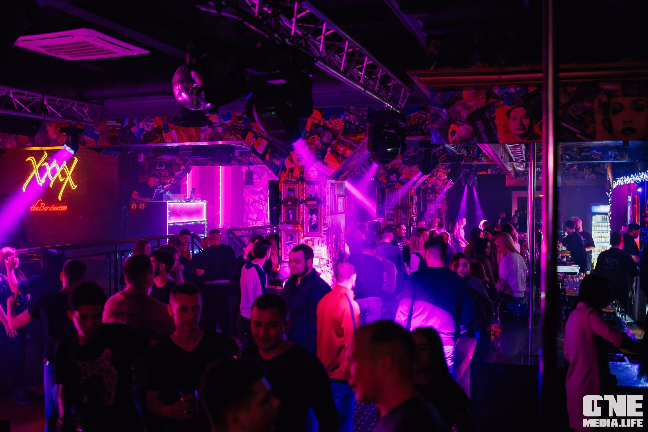 Фоторепортаж из бара XxxX. One Media Life: фоторепортажи, фотоотчеты с мероприятий и заведений