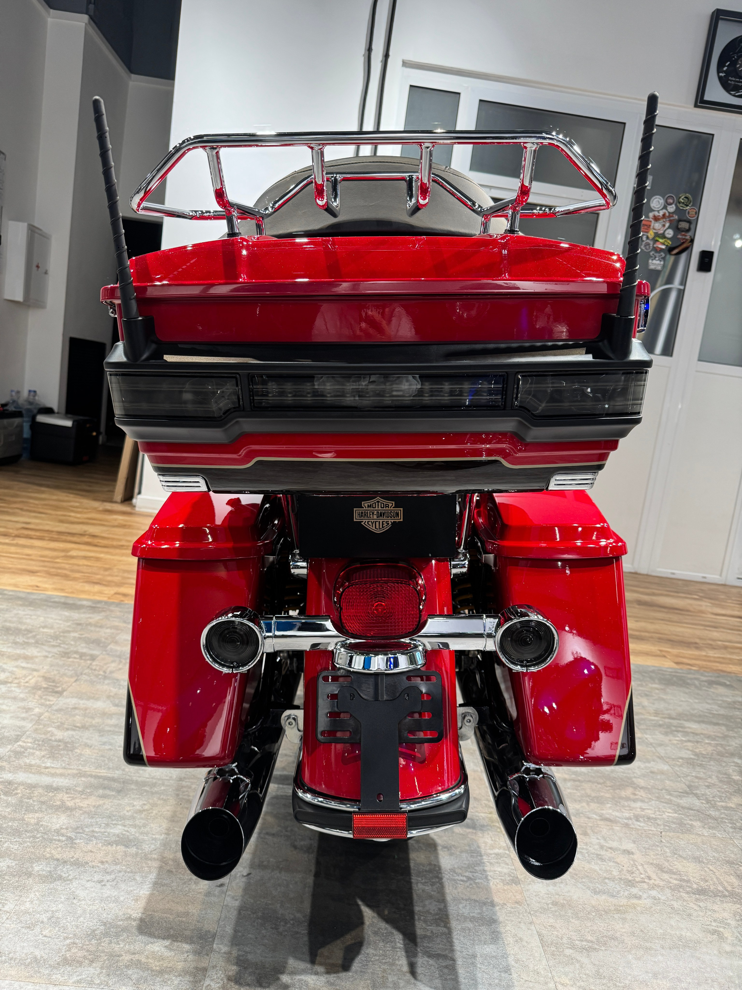 Мотоциклы Harley-Davidson 110 CVO Fire Fighters' Edition (Touring)  — купить мотоцикл. Hello Davidson, Москва. Только хорошие мотоциклы…