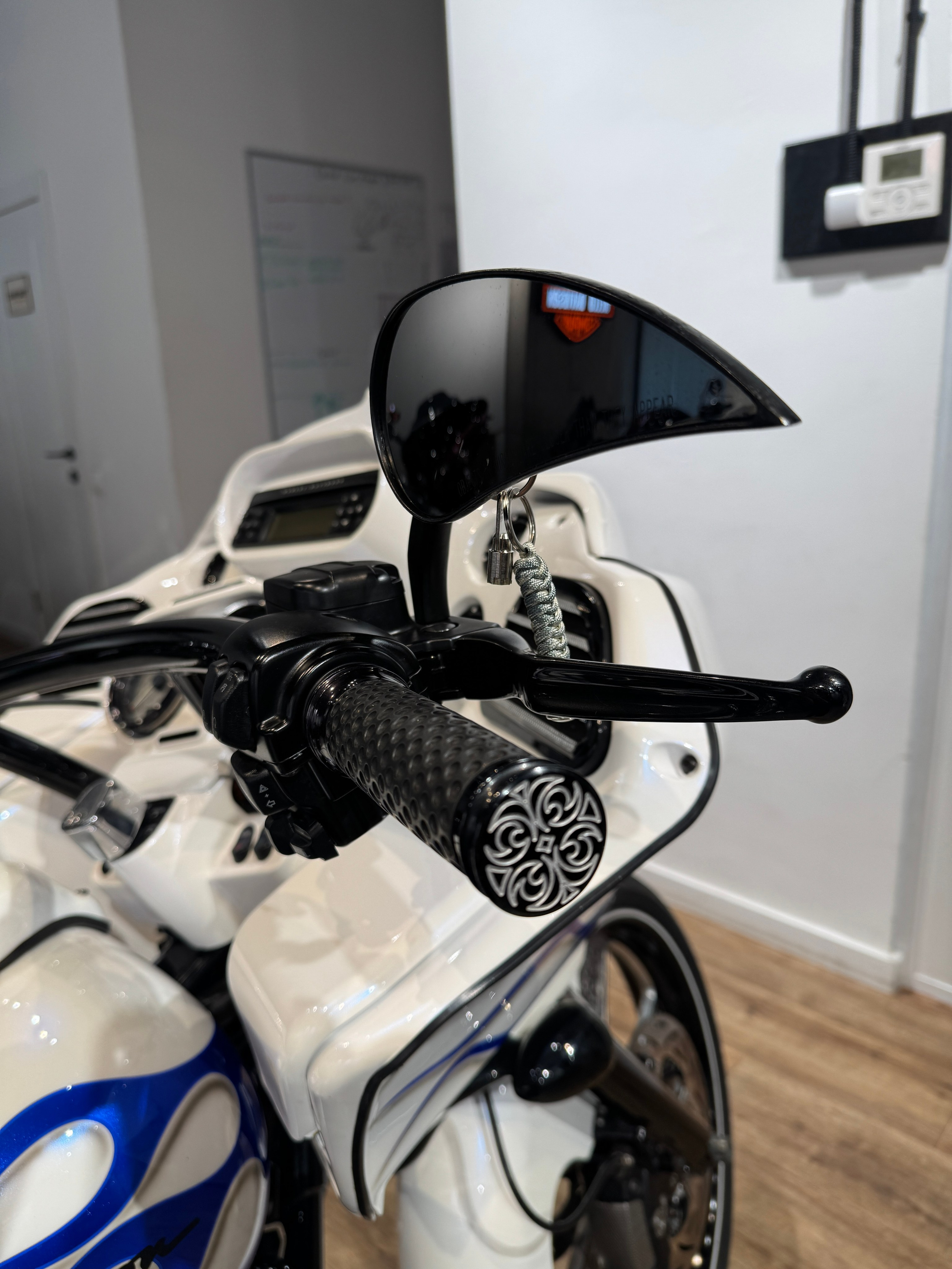 Мотоциклы Harley-Davidson Road Glide 103 White Power (Touring)  — купить мотоцикл. Hello Davidson, Москва. Только хорошие мотоциклы…