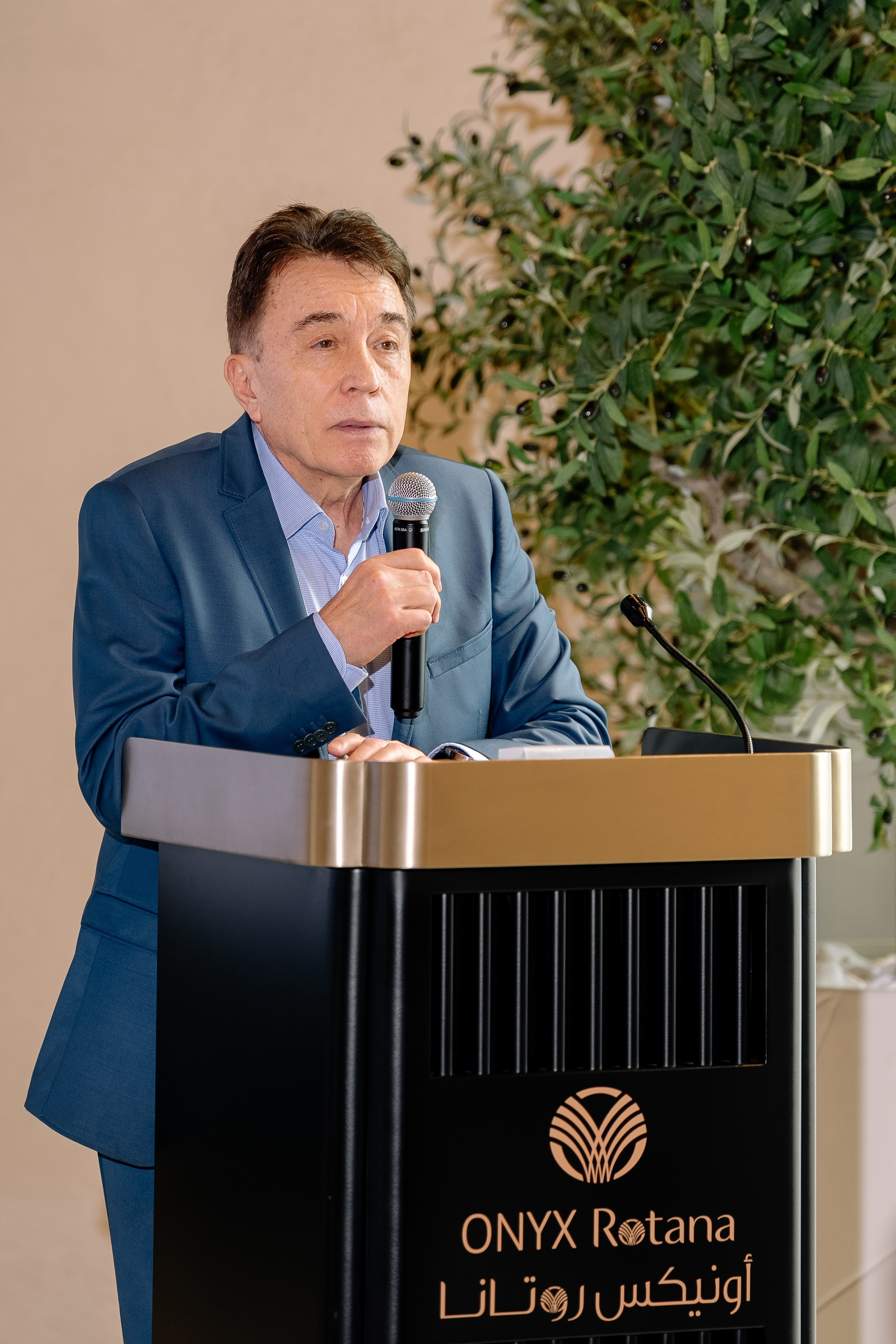 Форумы. Фотограф Альберт Адамян