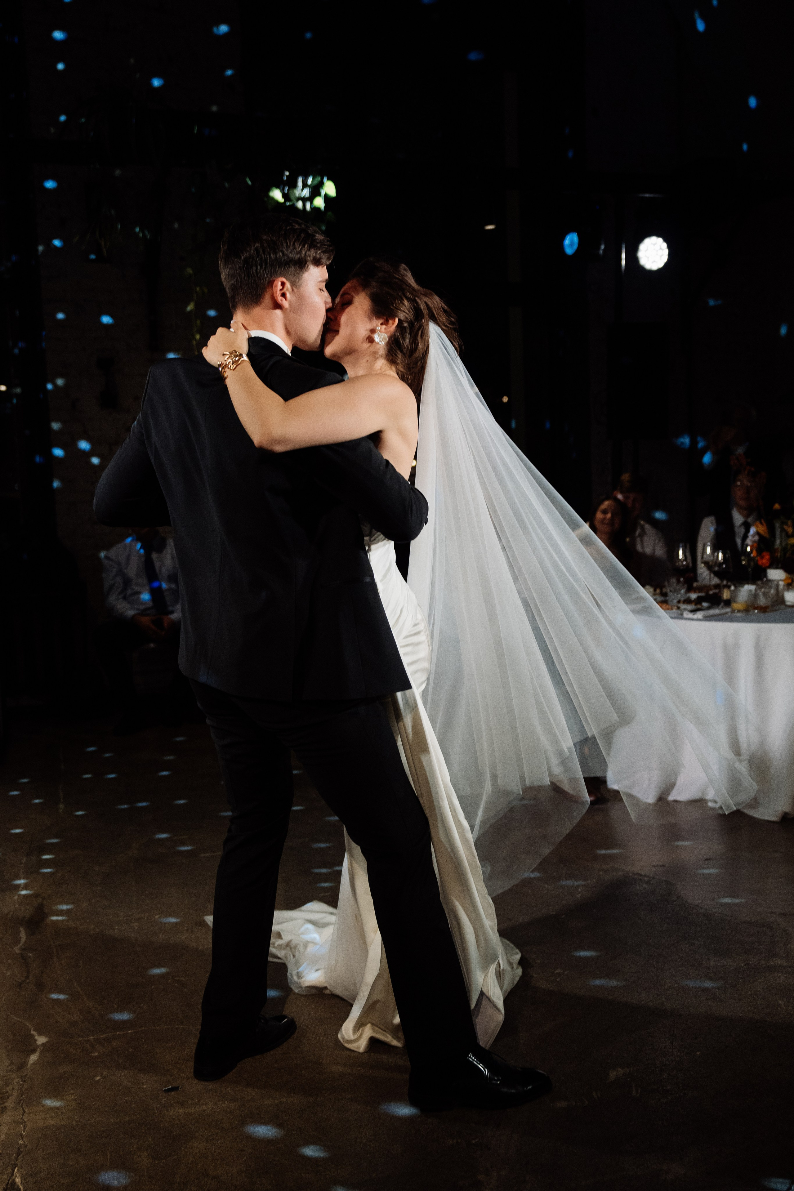 Оранжевая свадьба в гребешках. Свадебный фотограф организатор в Санкт-Петербурге Ассоль Опарина