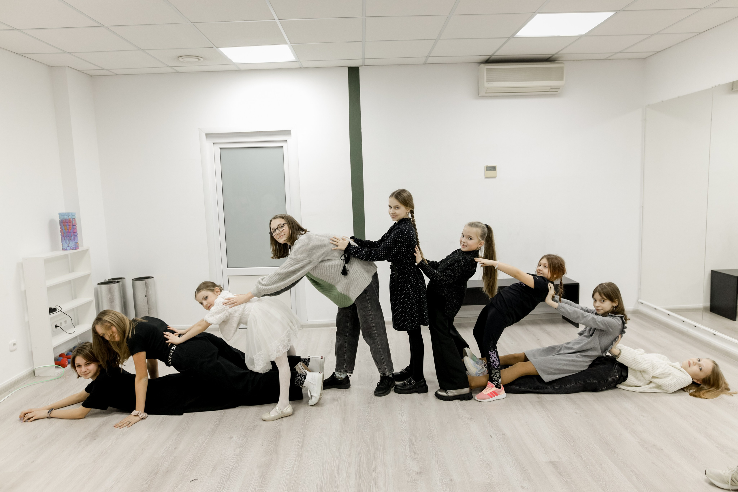 Празднование Нового года в модельной школе. Свадебный фотограф Беларусь Ольга Козыренко