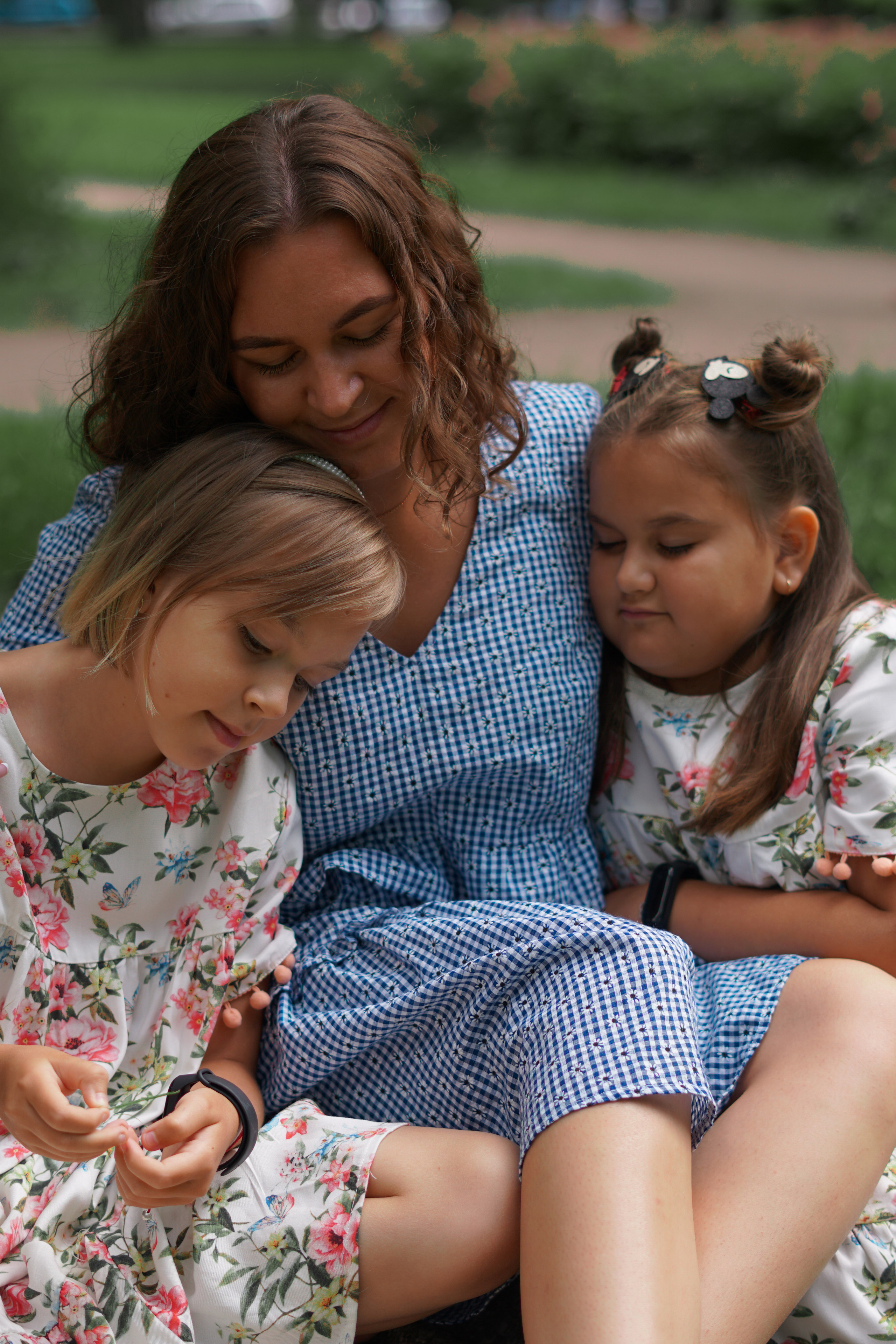 Ksenia & daughters. Профессиональный свадебный фотограф в Женеве и Швейцарии | Таня Вовчецкая