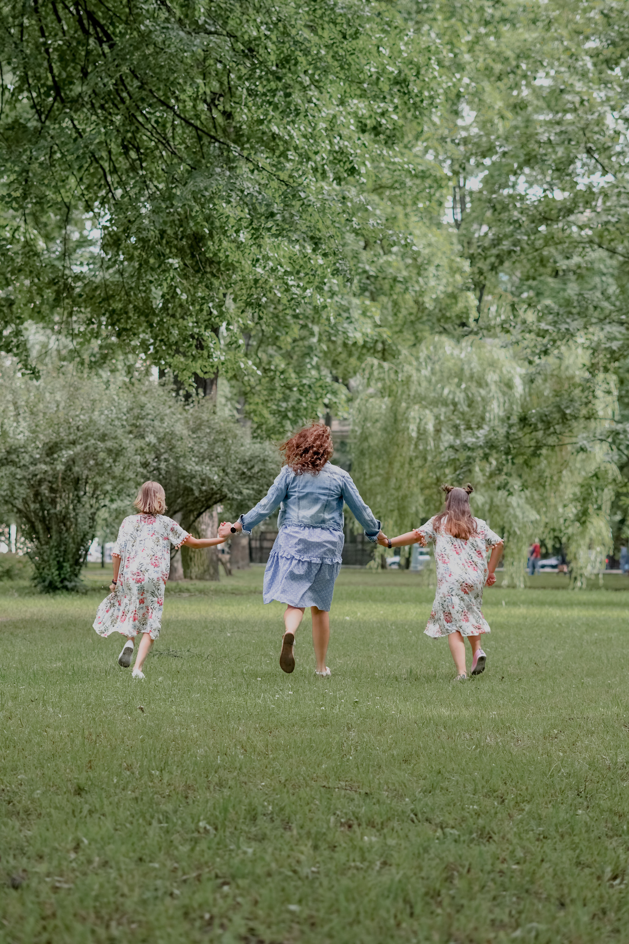 Ksenia & daughters. Профессиональный свадебный фотограф в Женеве и Швейцарии | Таня Вовчецкая