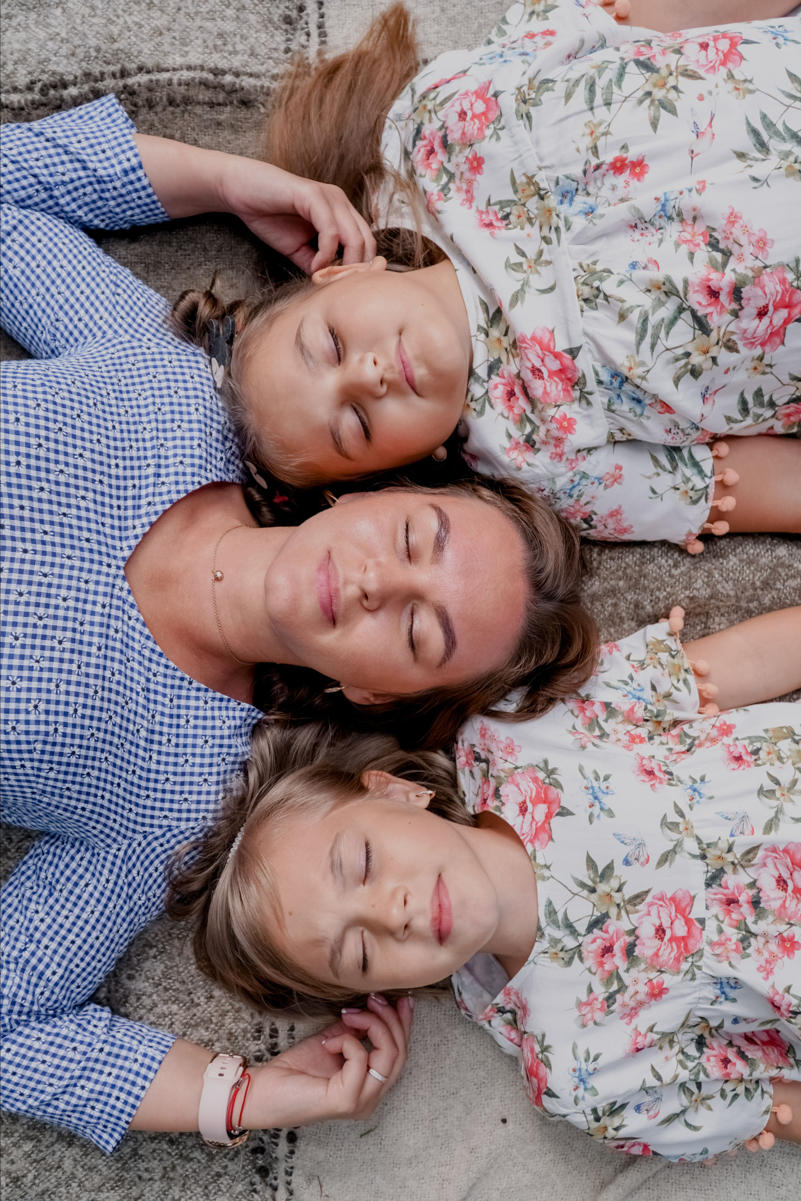 Ksenia & daughters. Профессиональный свадебный фотограф в Женеве и Швейцарии | Таня Вовчецкая