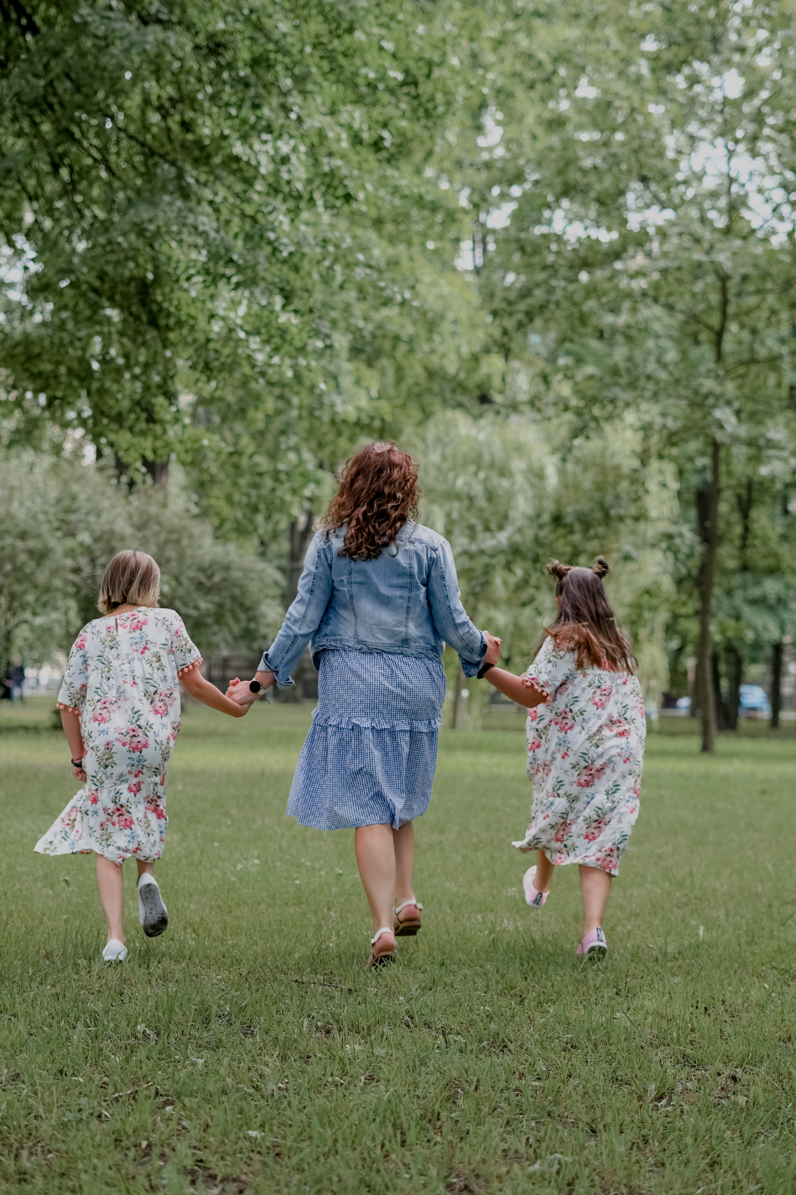 Ksenia & daughters. Профессиональный свадебный фотограф в Женеве и Швейцарии | Таня Вовчецкая
