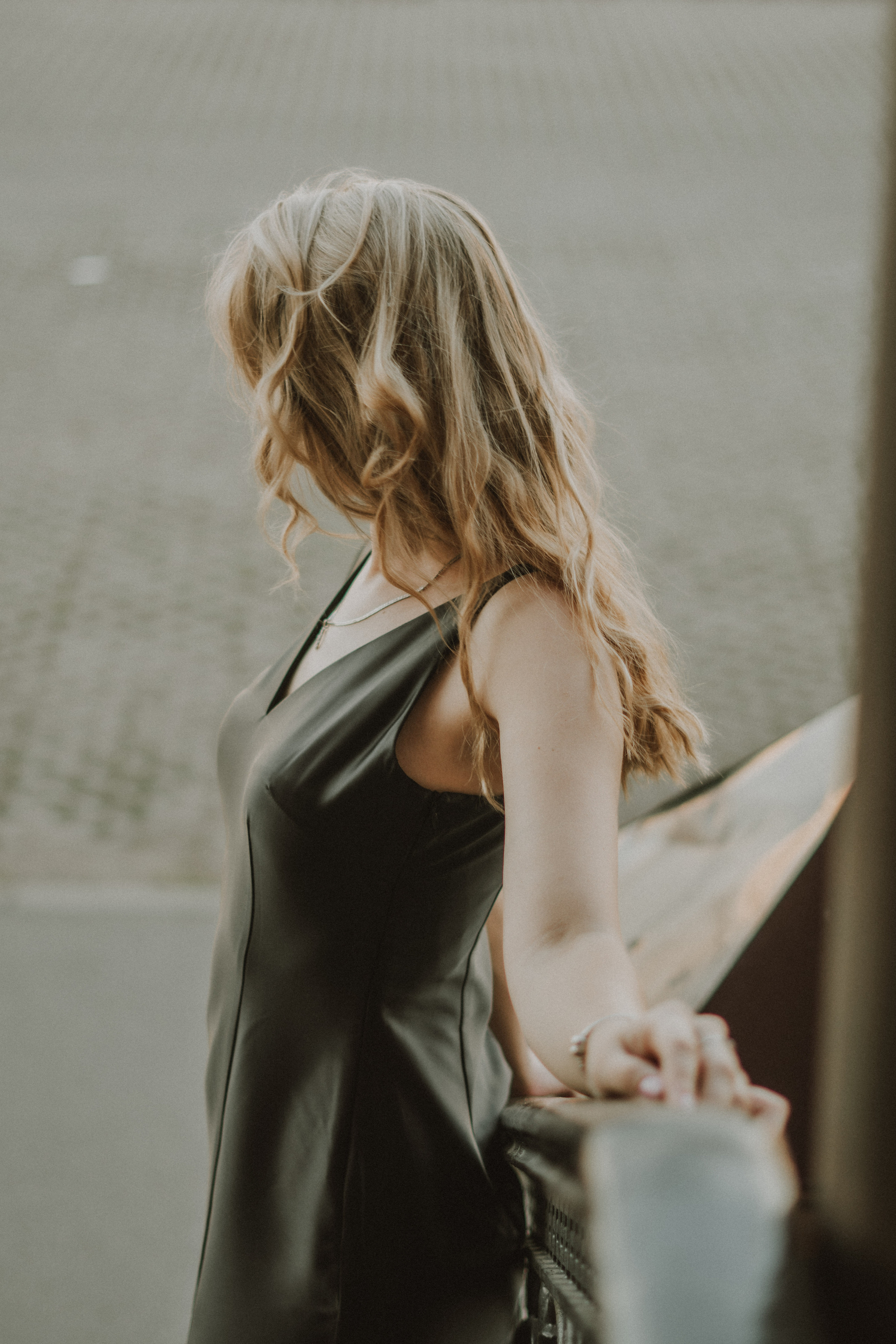 Sofa. Professional Wedding Photographer Geneva & Romande Switzerland | Tanya Creator