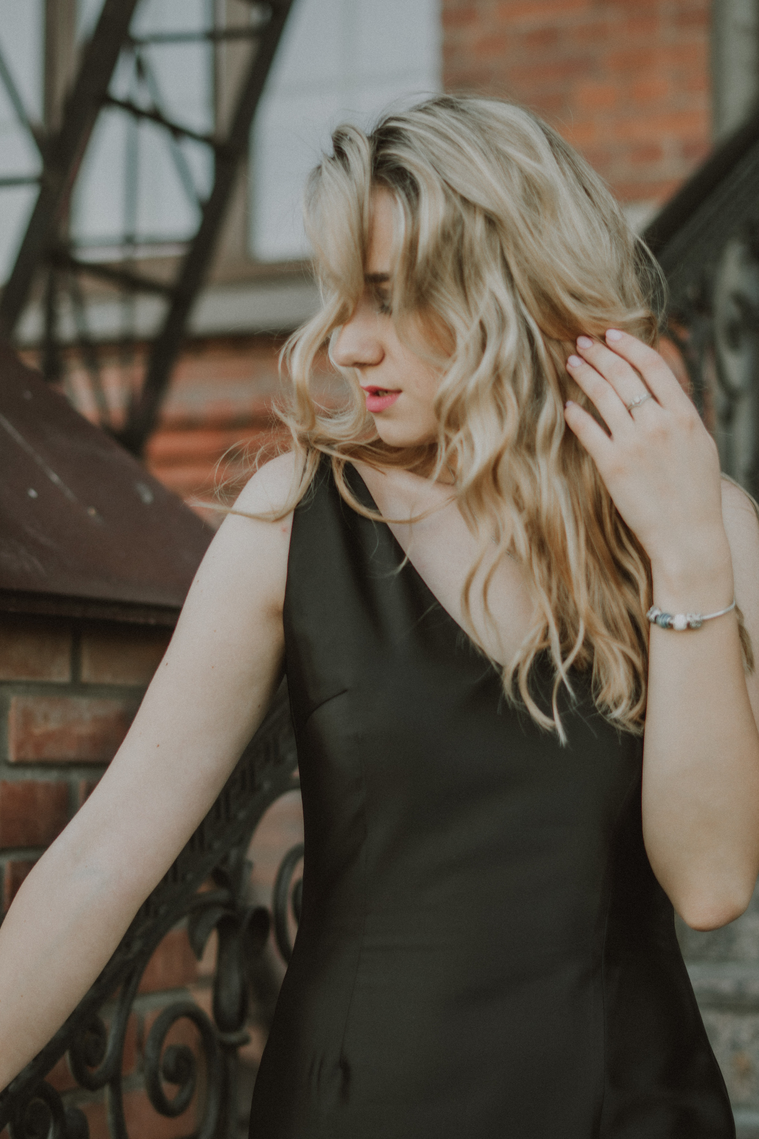 Sofa. Professional Wedding Photographer Geneva & Romande Switzerland | Tanya Creator