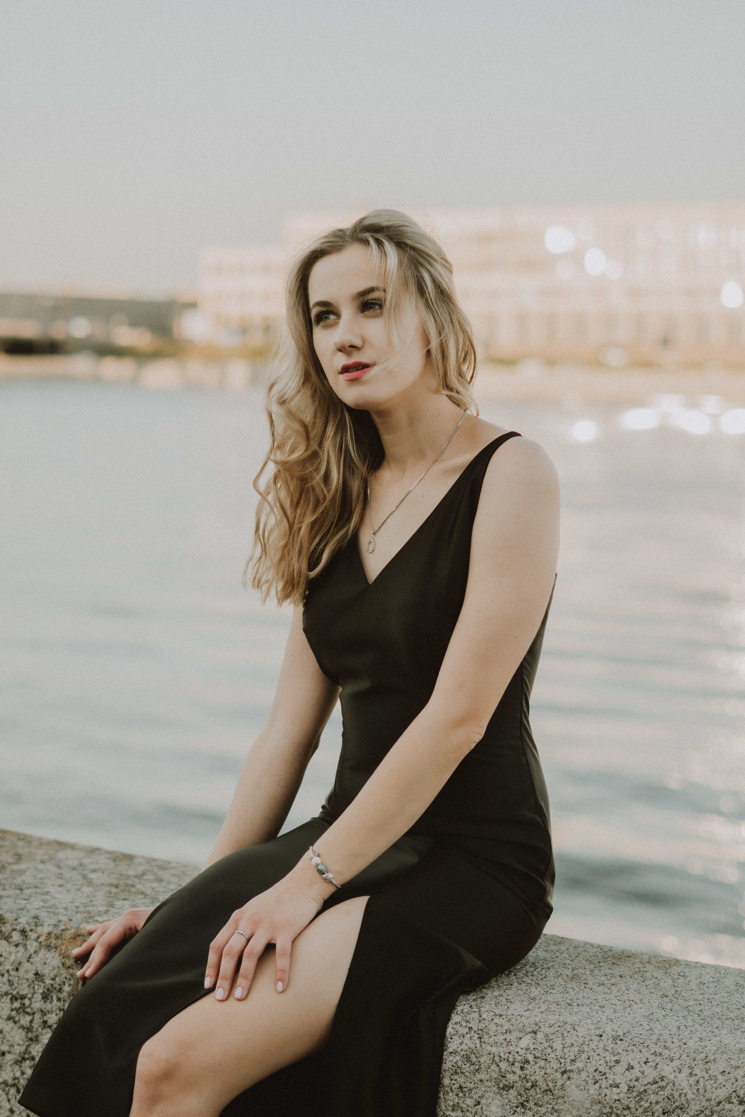 Sofa. Professional Wedding Photographer Geneva & Romande Switzerland | Tanya Creator